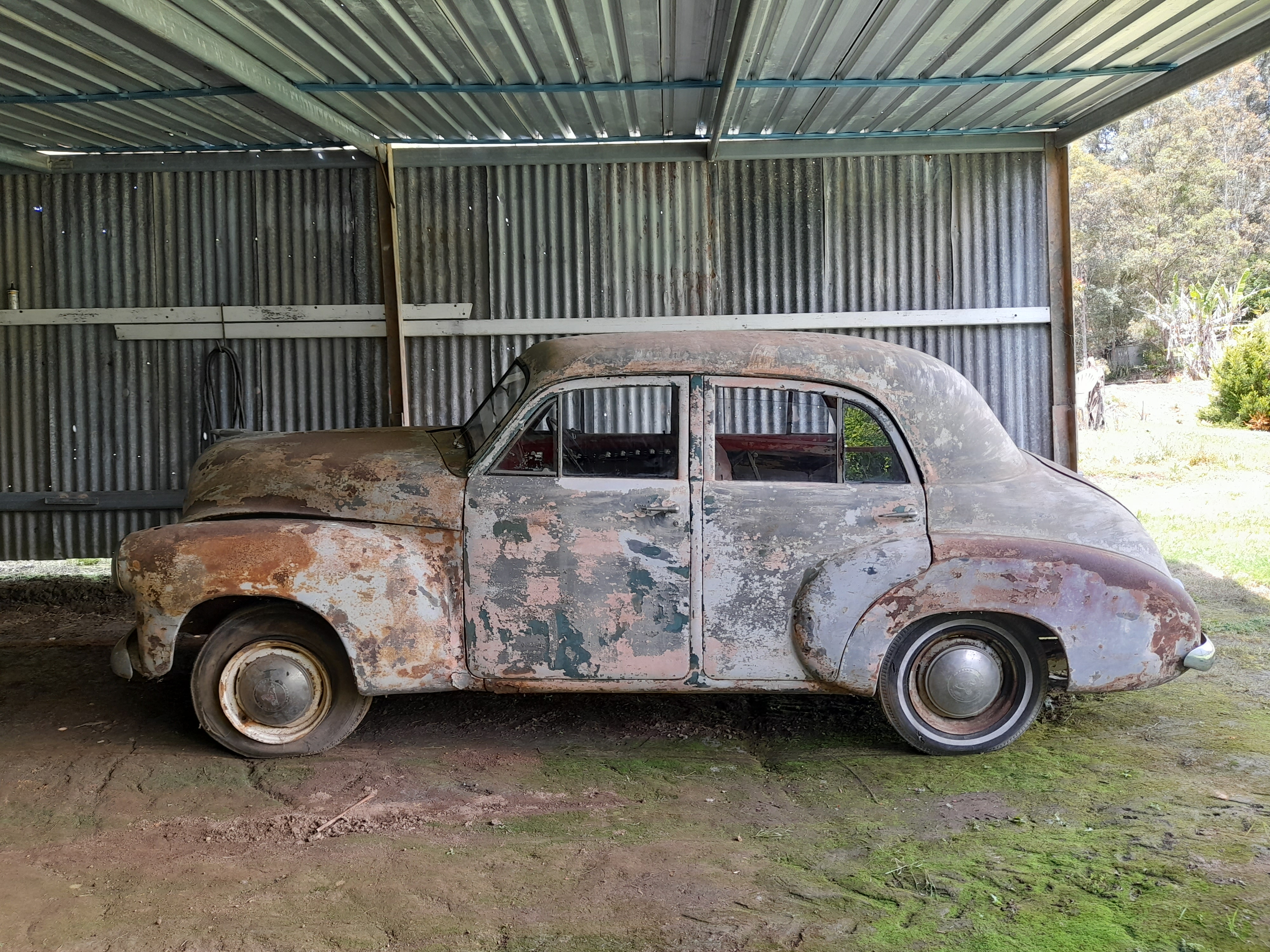 1951 HOLDEN 48-215 FX SEDAN