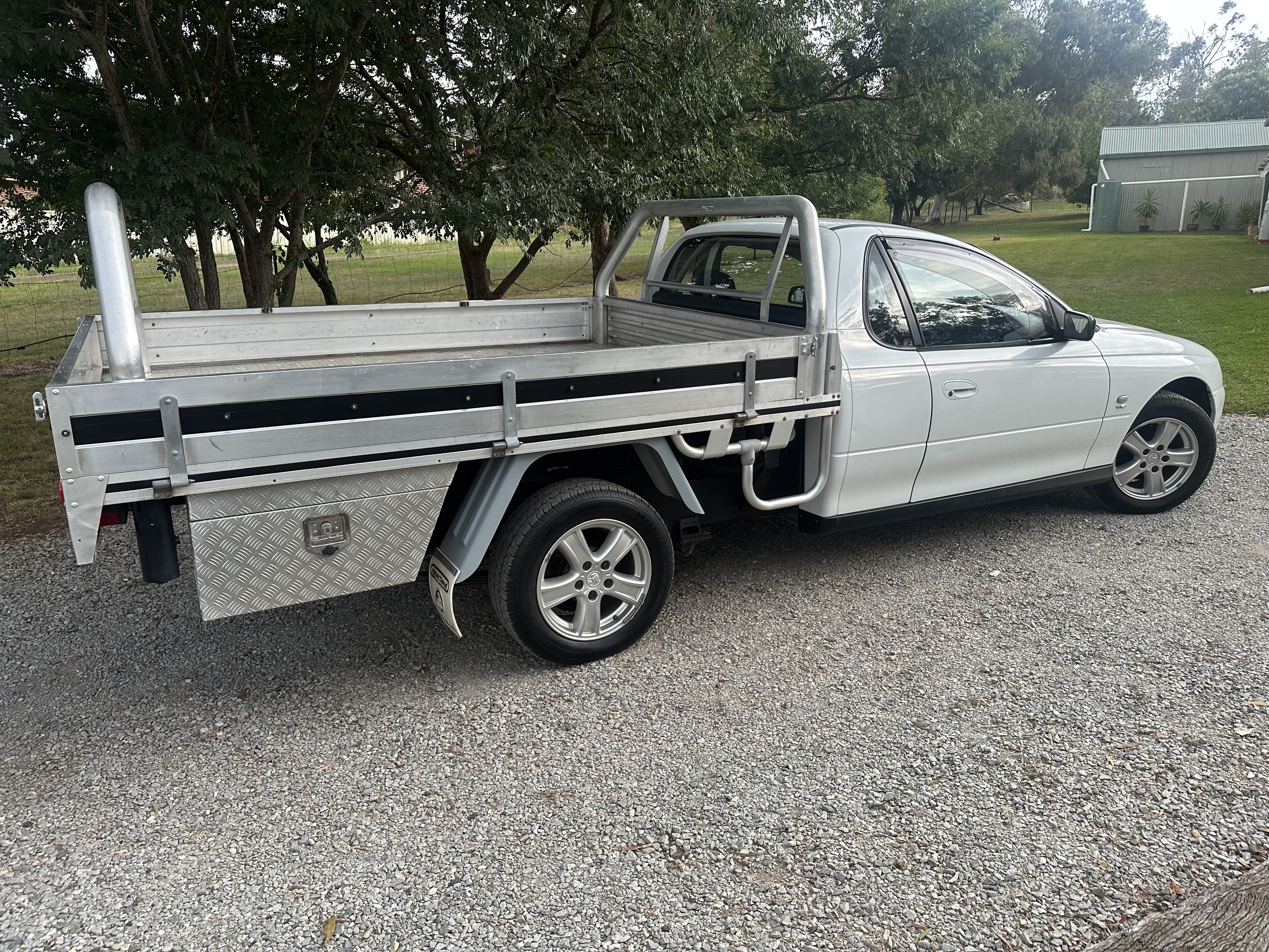 2004 HOLDEN COMMODORE VYII ONE TONNER 4 SP AUTOMATIC C/CHAS 