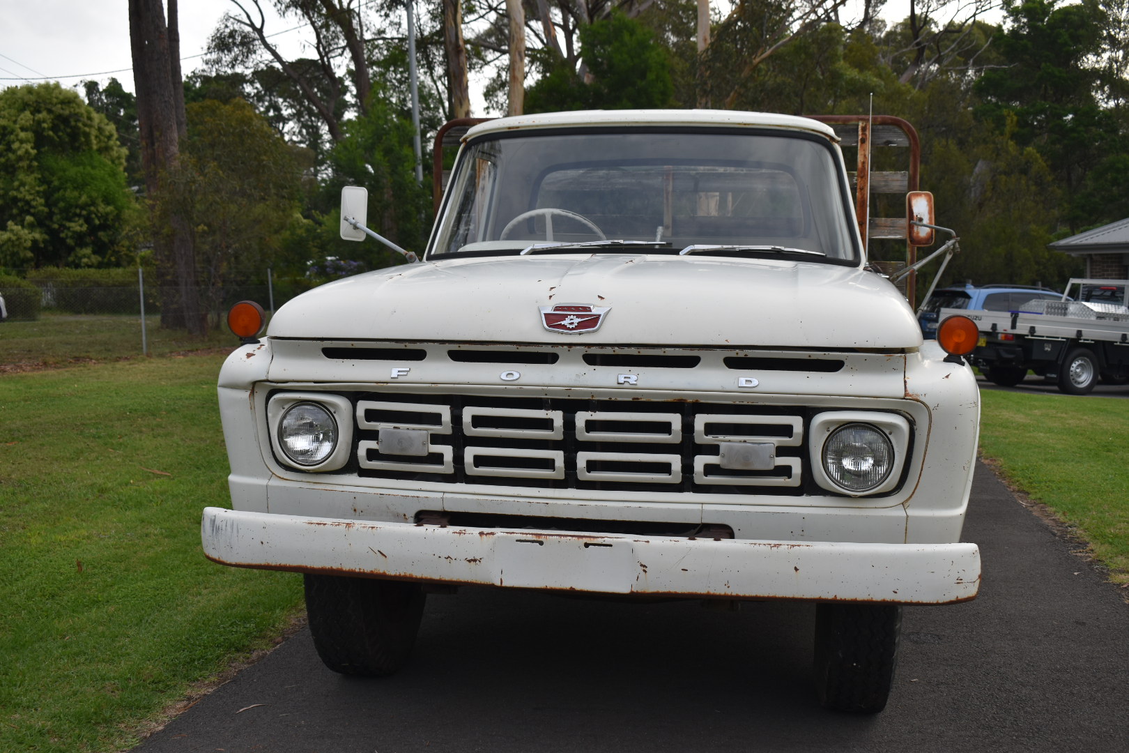 1964 FORD F500 TRAY TRUCK 