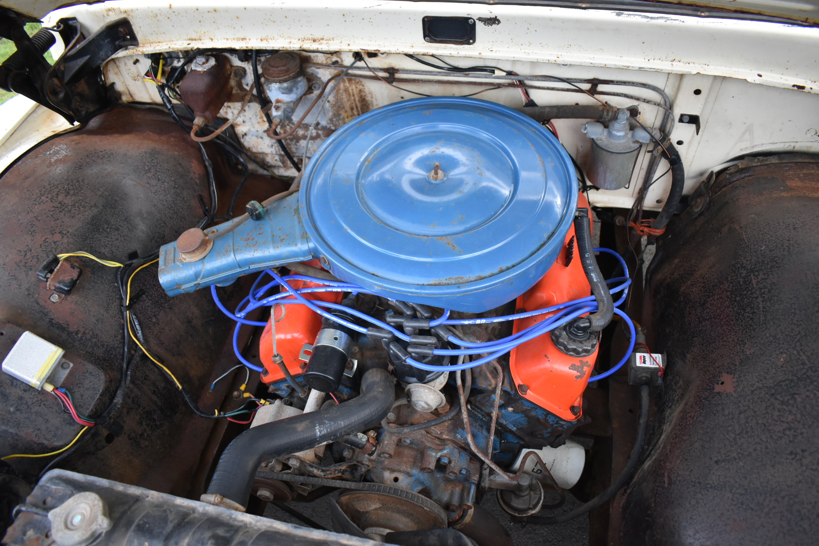 1964 FORD F500 TRAY TRUCK 