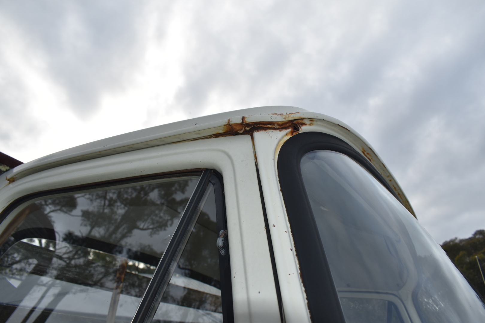 1964 FORD F500 TRAY TRUCK 
