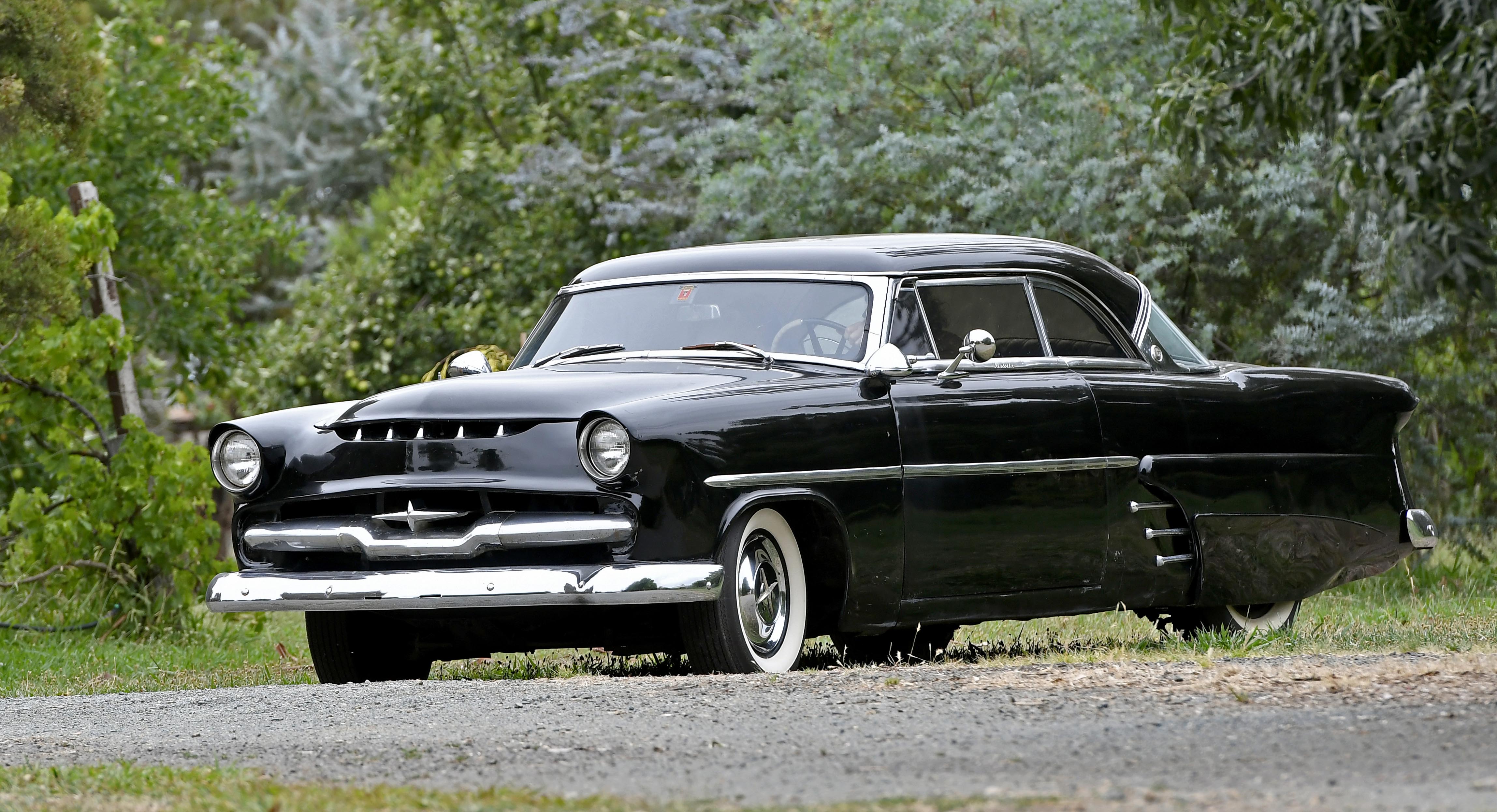 1953 FORD VICTORIA CUSTOM COUPE