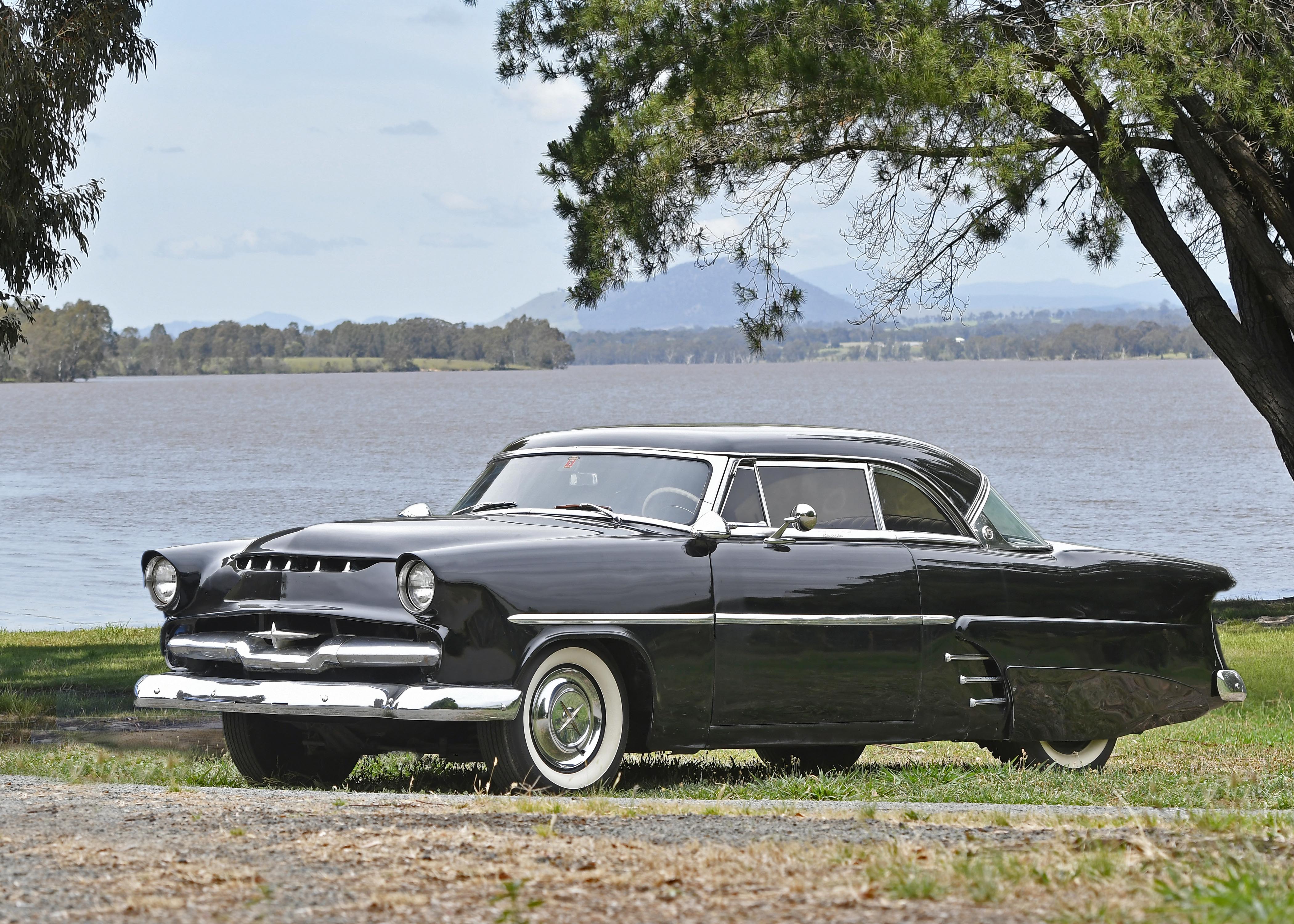 1953 FORD VICTORIA COUPE