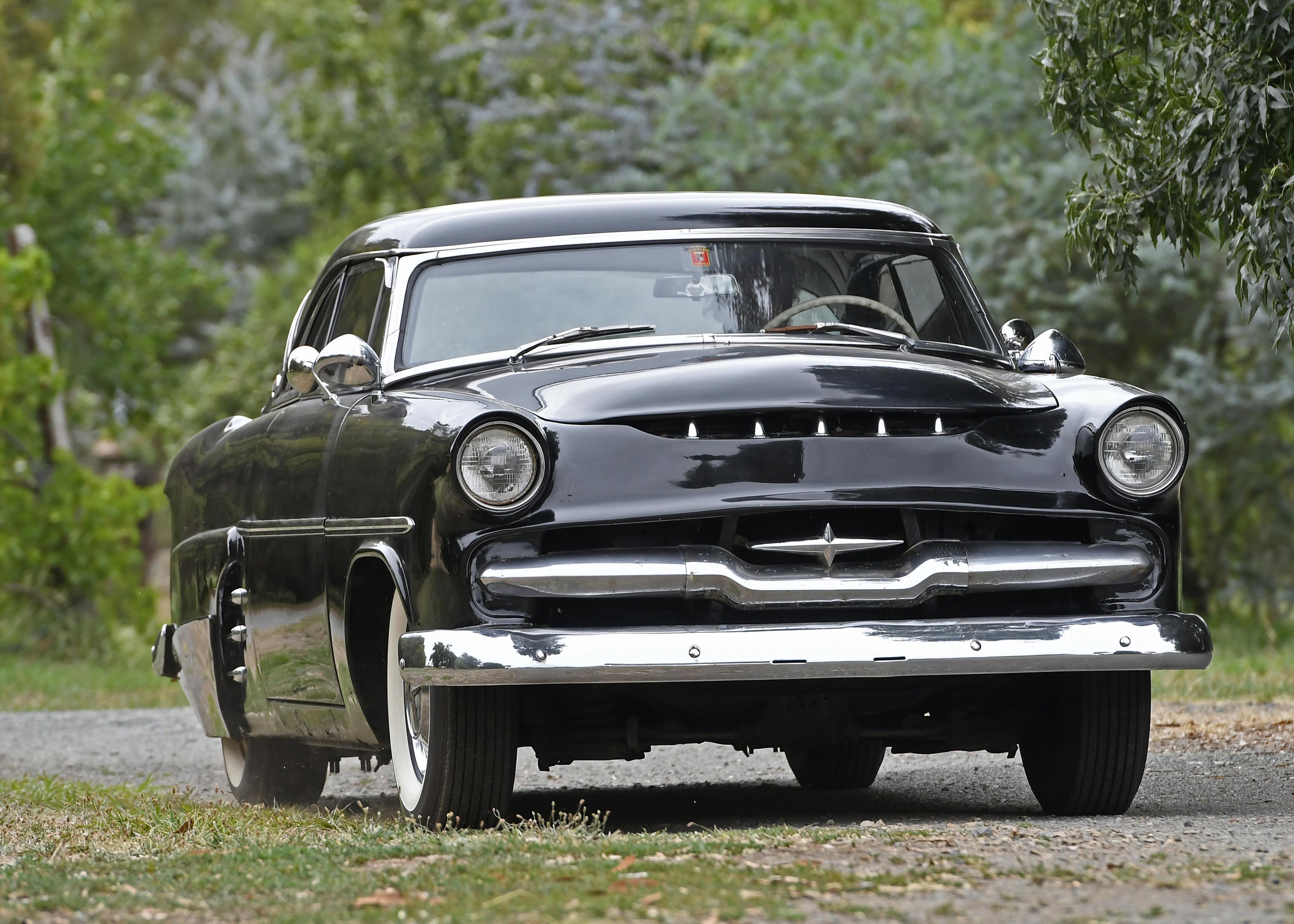 1953 FORD VICTORIA COUPE