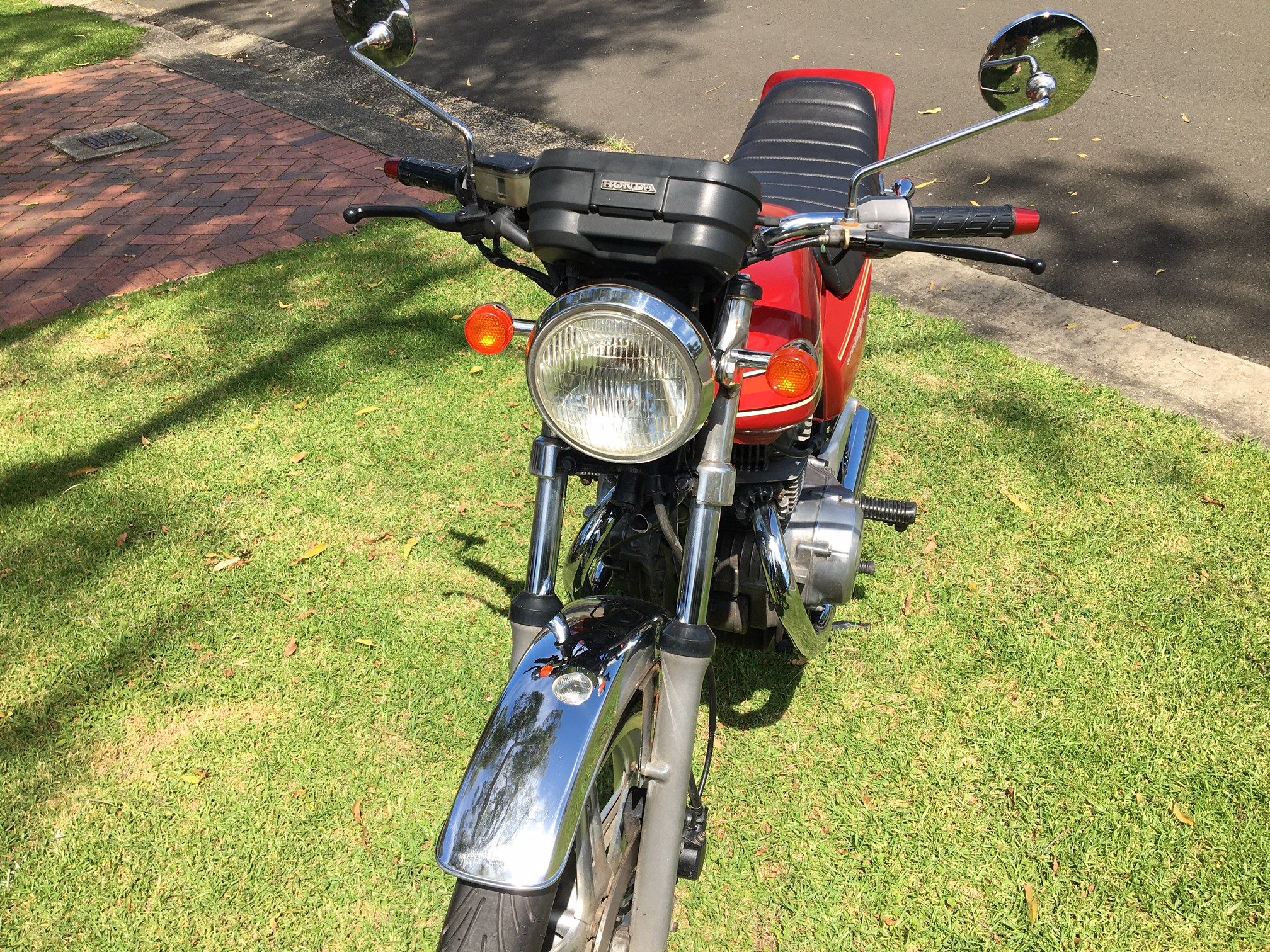 1981 HONDA CB250N SUPERHAWK ROAD