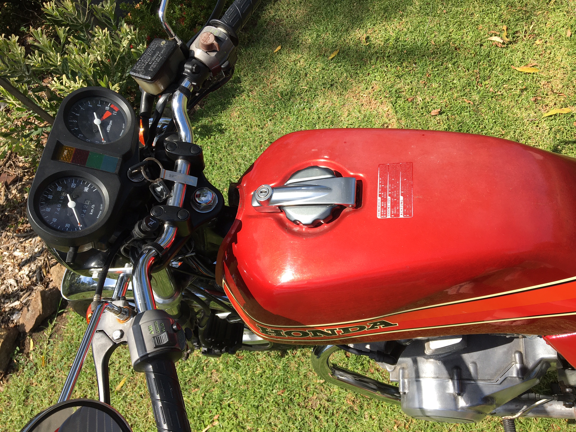 1981 HONDA CB250N SUPERHAWK ROAD