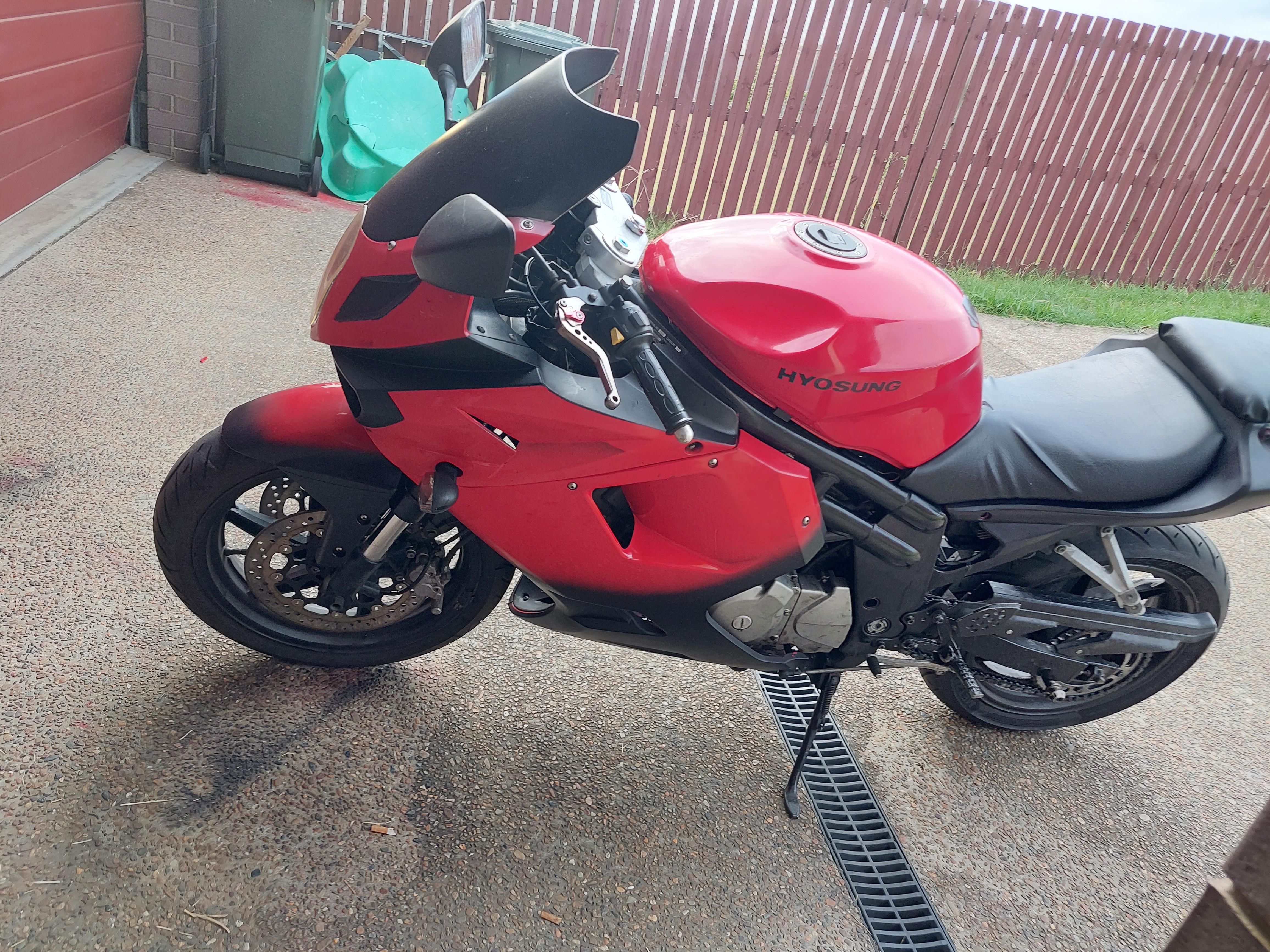 2008 HYOSUNG GT650R ROAD