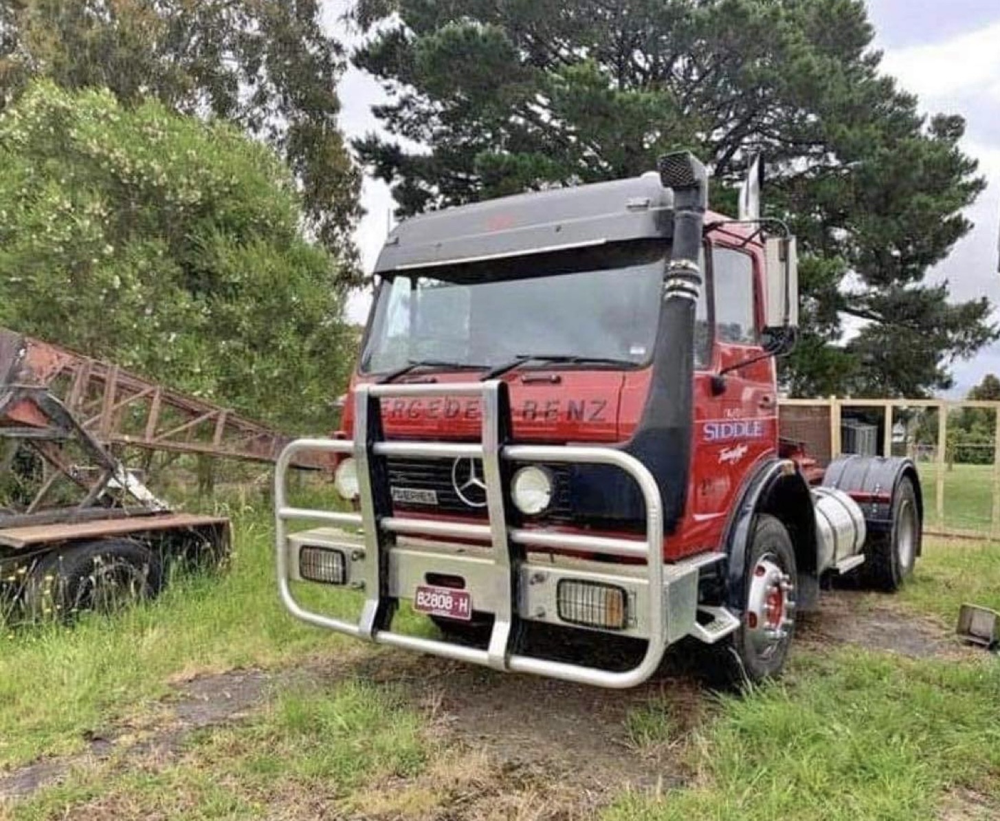 1983 MERCEDES BENZ V1425 PRIME MOVER 