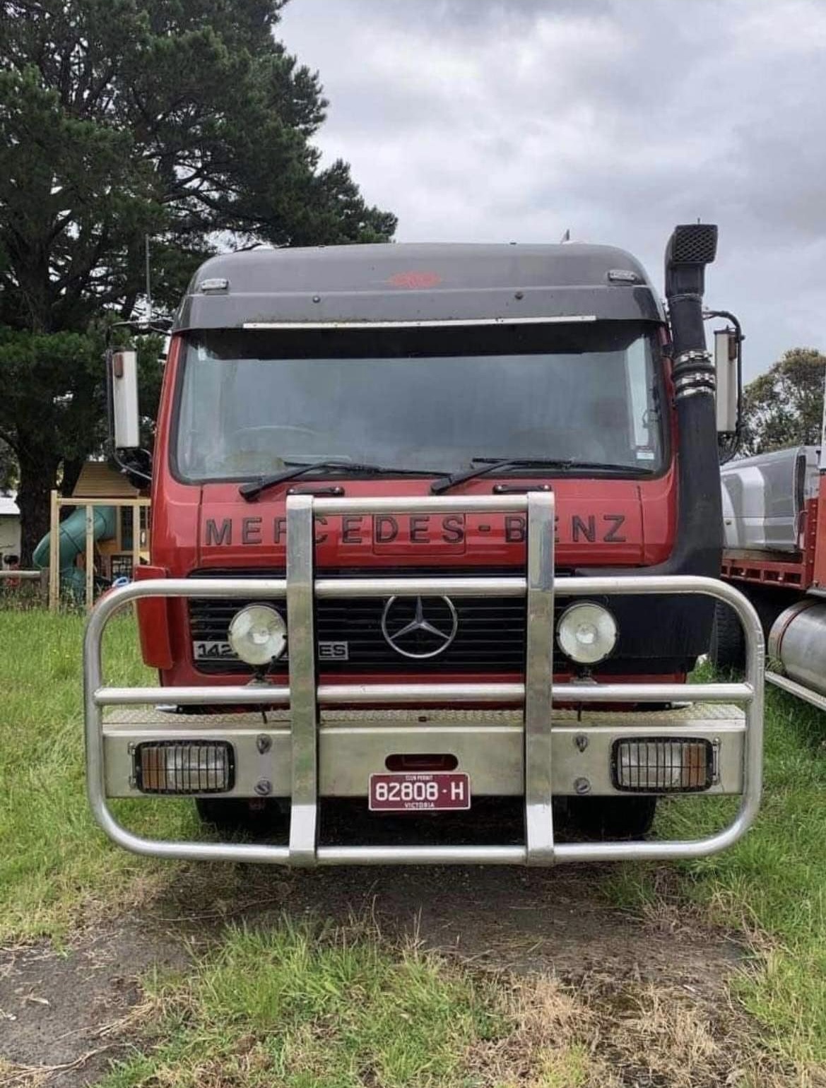 1983 MERCEDES BENZ V1425 PRIME MOVER 