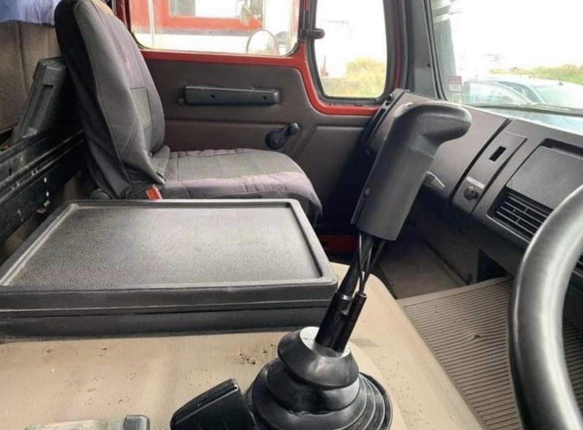 1983 MERCEDES BENZ V1425 PRIME MOVER 