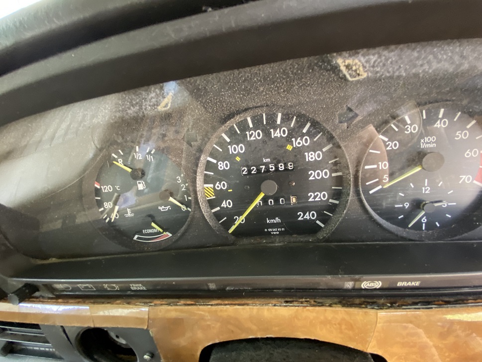 1983 MERCEDES-BENZ 380 SE SEDAN 
