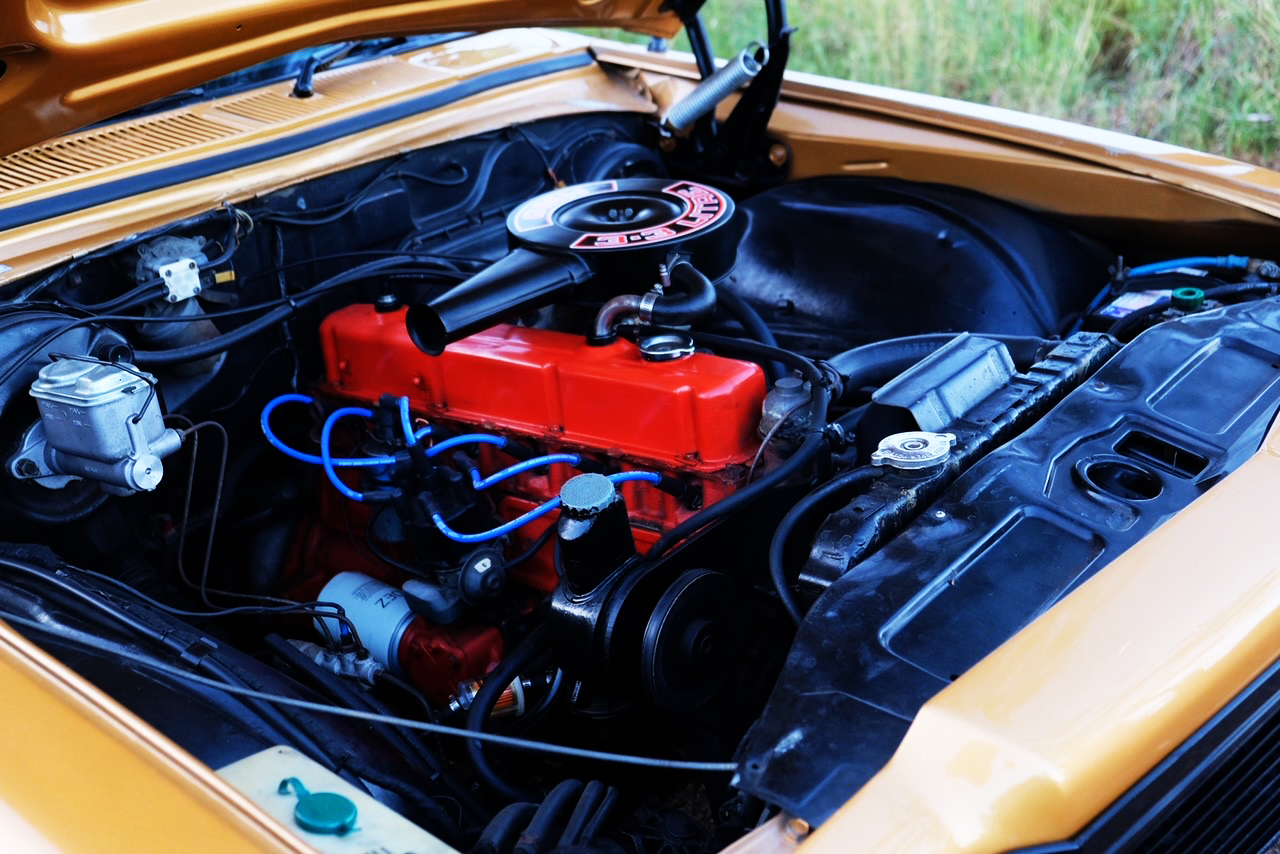 1976 HOLDEN KINGSWOOD HJ SEDAN