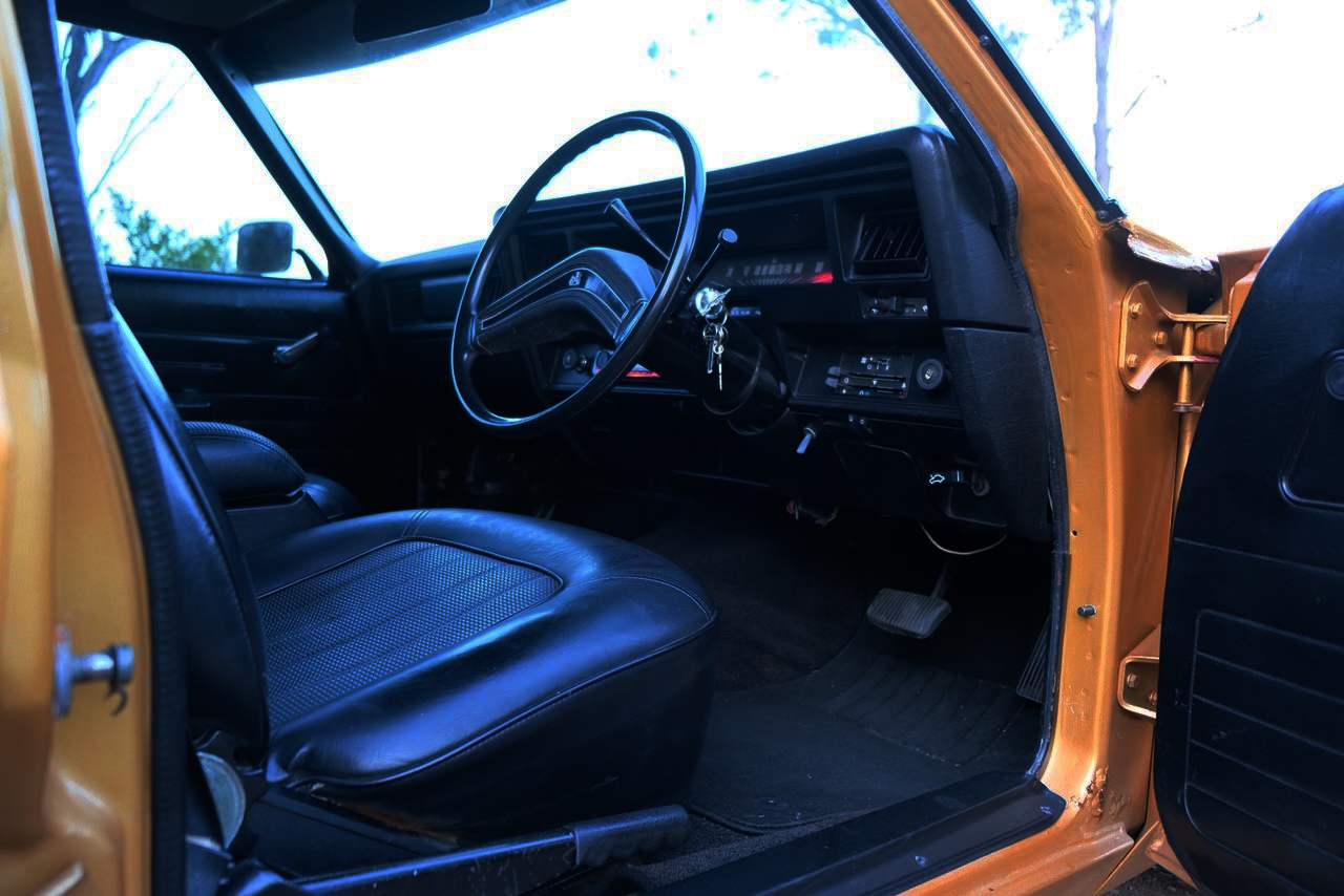 1976 HOLDEN KINGSWOOD HJ SEDAN