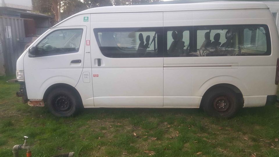 2008 TOYOTA HIACE COMMUTER