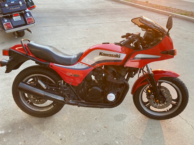 1983 KAWASAKI GPZ750 ROAD