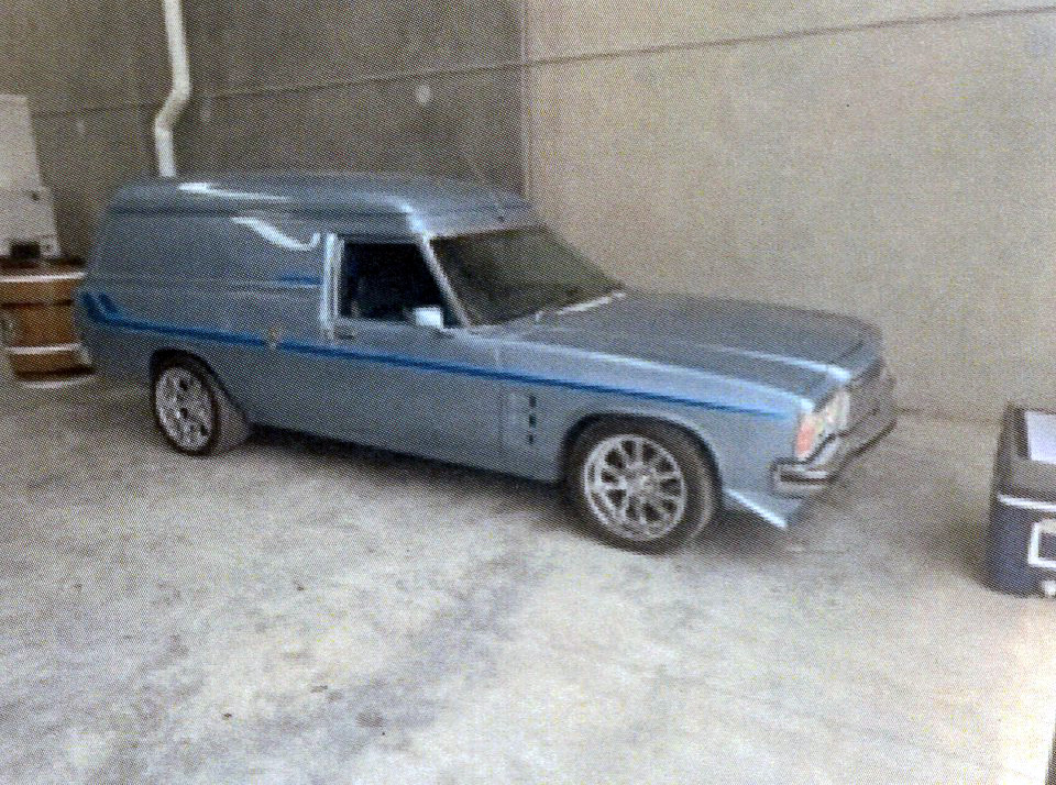 1977 HOLDEN SANDMAN HZ PANELVAN