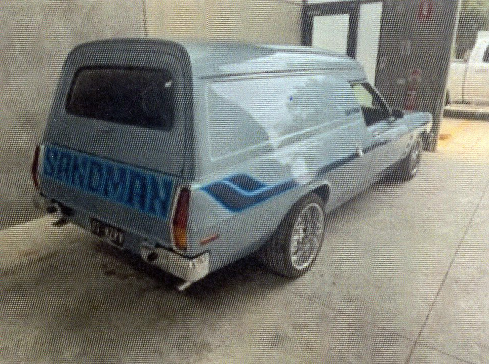 1977 HOLDEN SANDMAN HZ PANELVAN