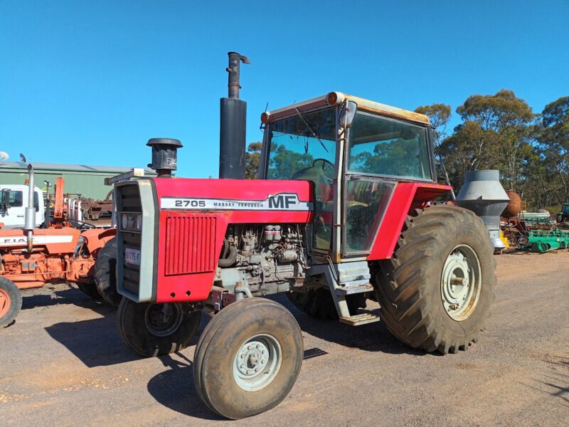 MASSEY FERGUSON 2705 TRACTOR