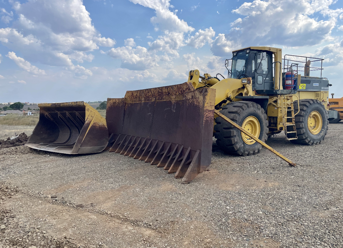 Komatsu WA600 Wheel Loader