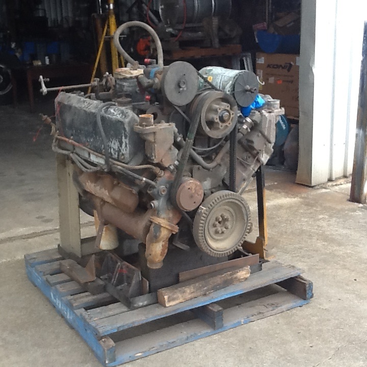 CUMMINS V-903 ENGINE