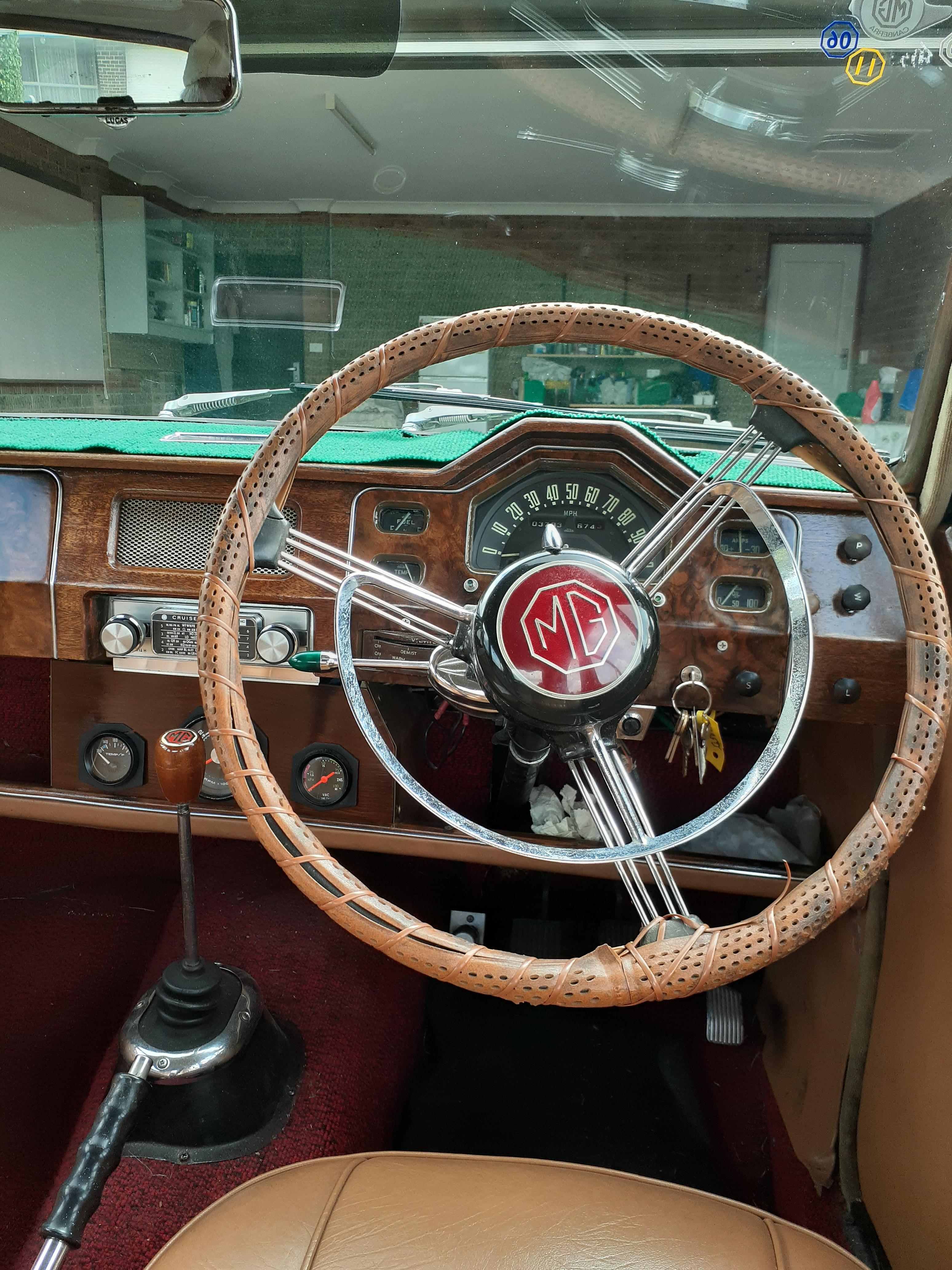 1957 M.G. MAGNETTE ZB SEDAN