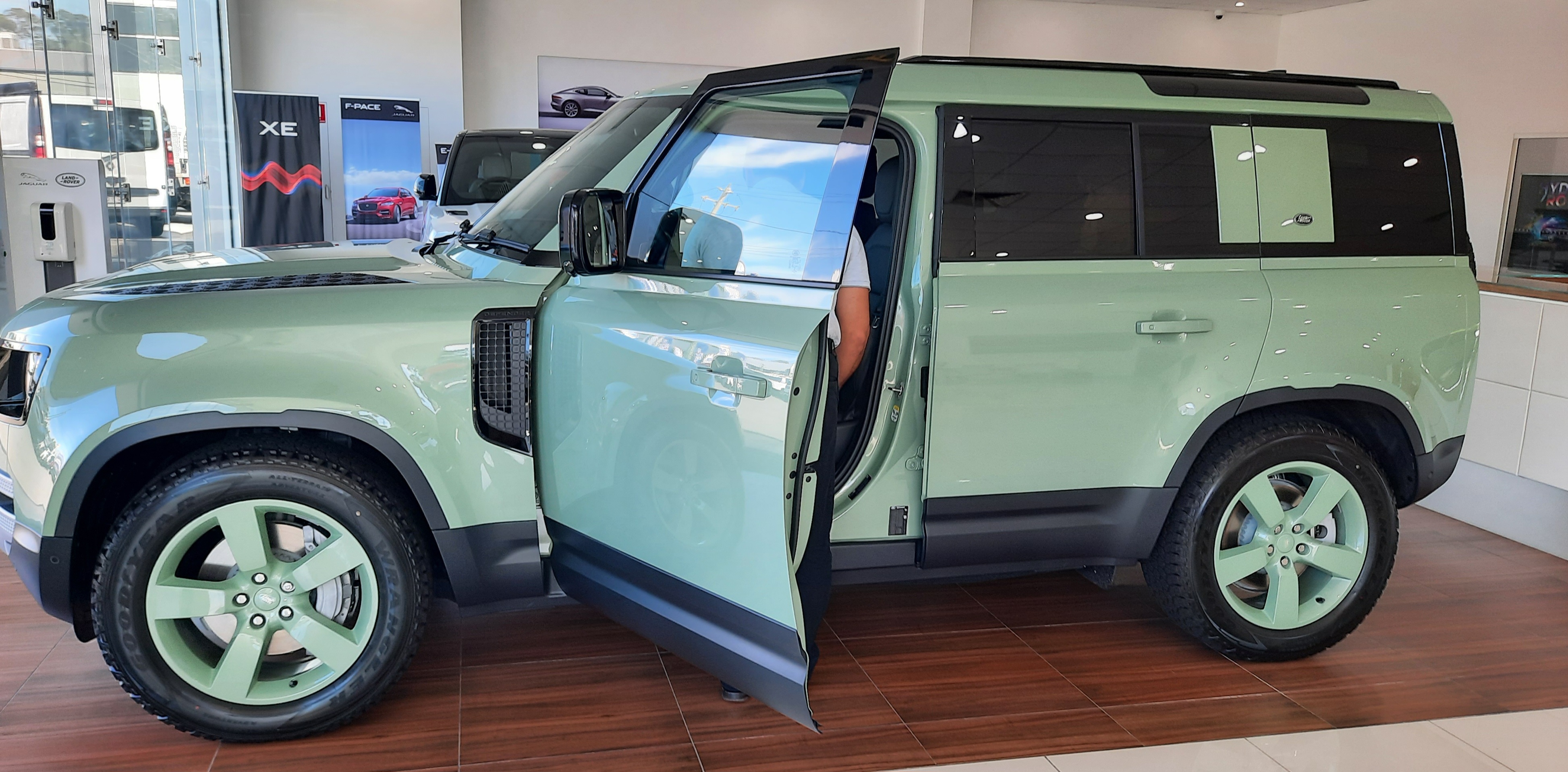 2022 LAND ROVER DEFENDER L663 110 P400 '75th ANNIVERSARY LIMITED EDITION' 