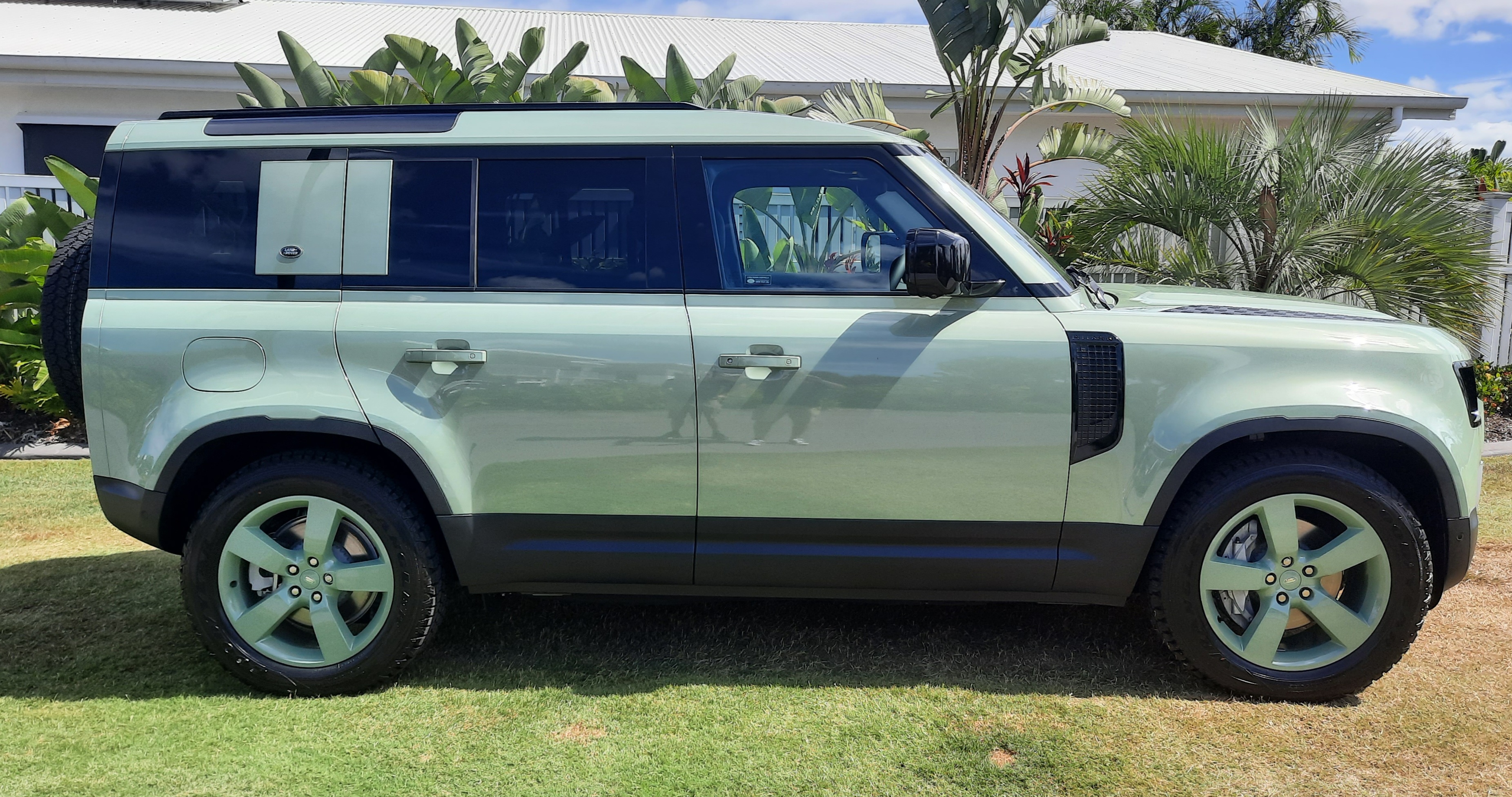 2022 LAND ROVER DEFENDER L663 110 P400 '75th ANNIVERSARY LIMITED EDITION' 