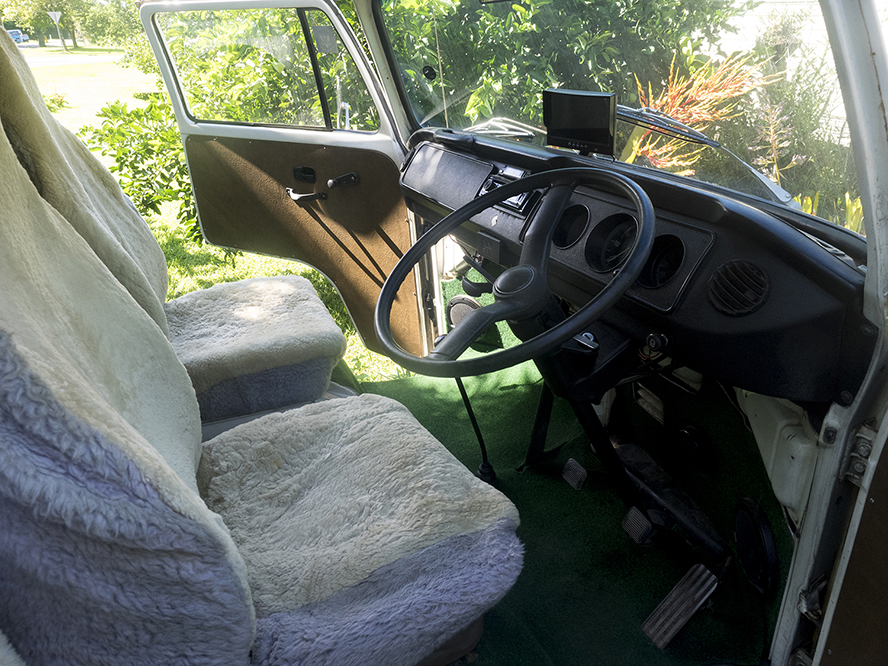 1977 VOLKSWAGEN KOMBI TYPE 2 MANUAL CAMPER VAN