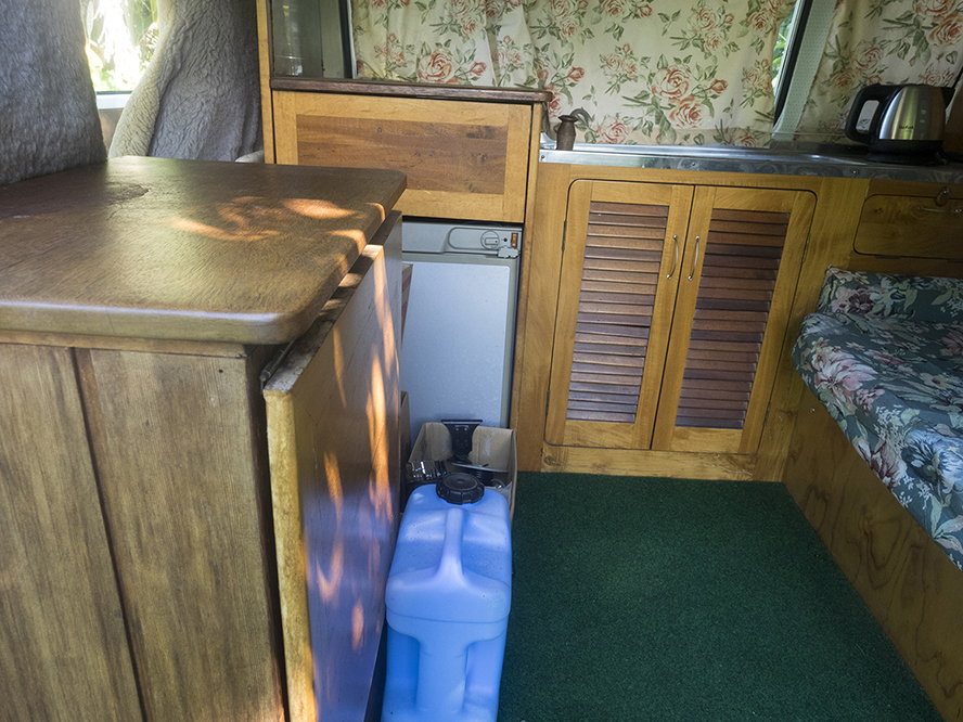 1977 VOLKSWAGEN KOMBI TYPE 2 MANUAL CAMPER VAN