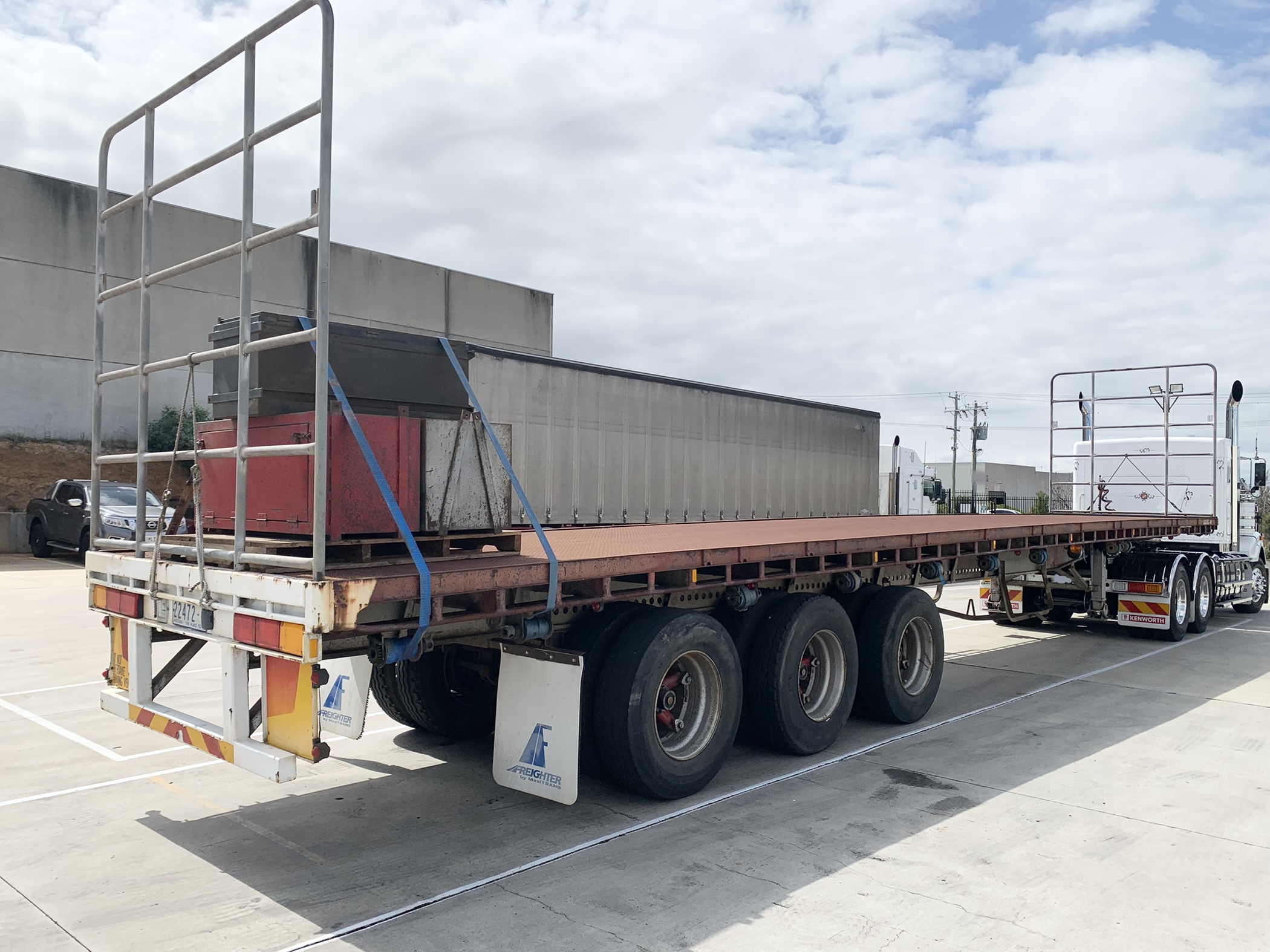 1974 FREIGHTER 48FT FLAT TOP TRI AXLE TRAILER