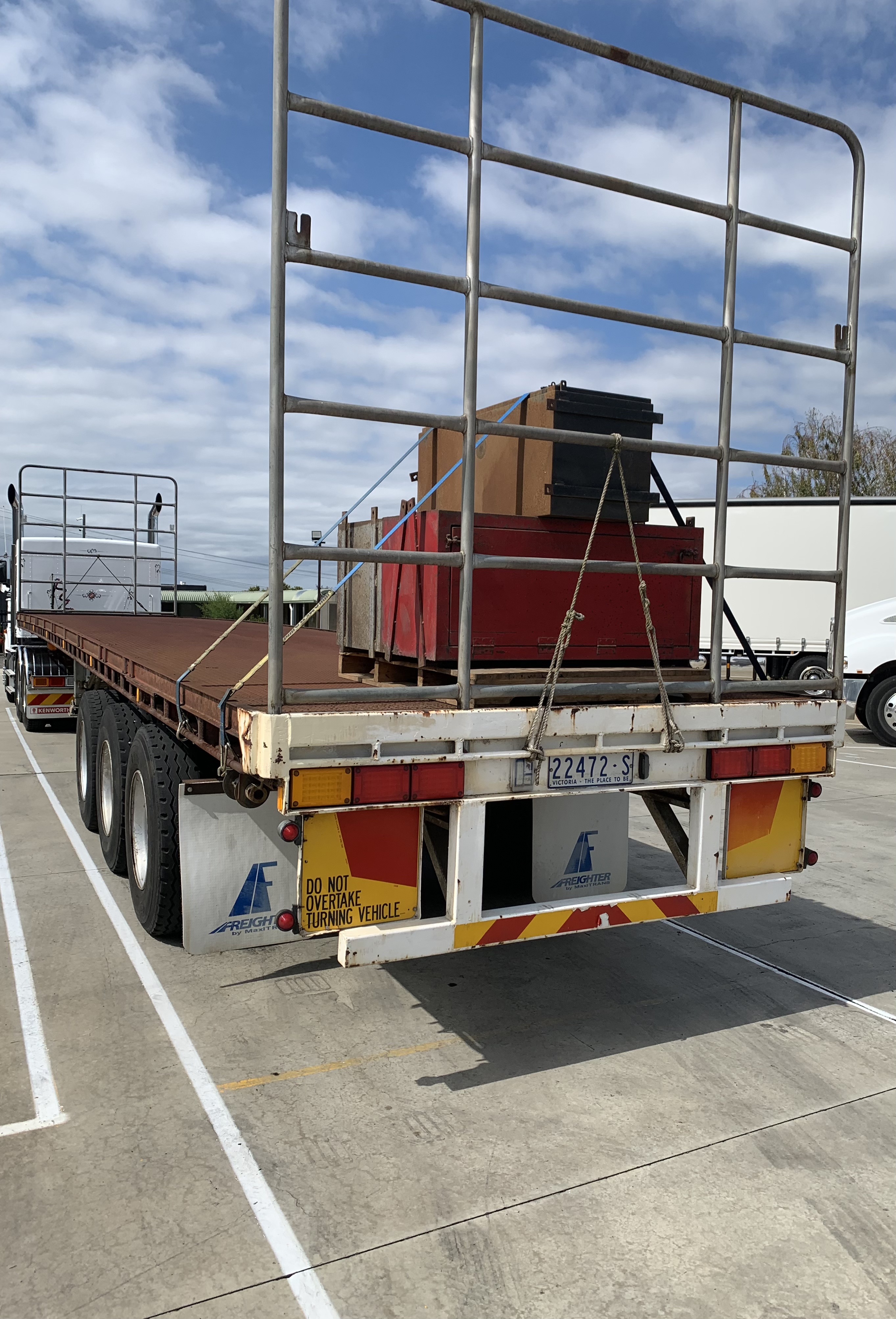 1974 FREIGHTER 48FT FLAT TOP TRI AXLE TRAILER
