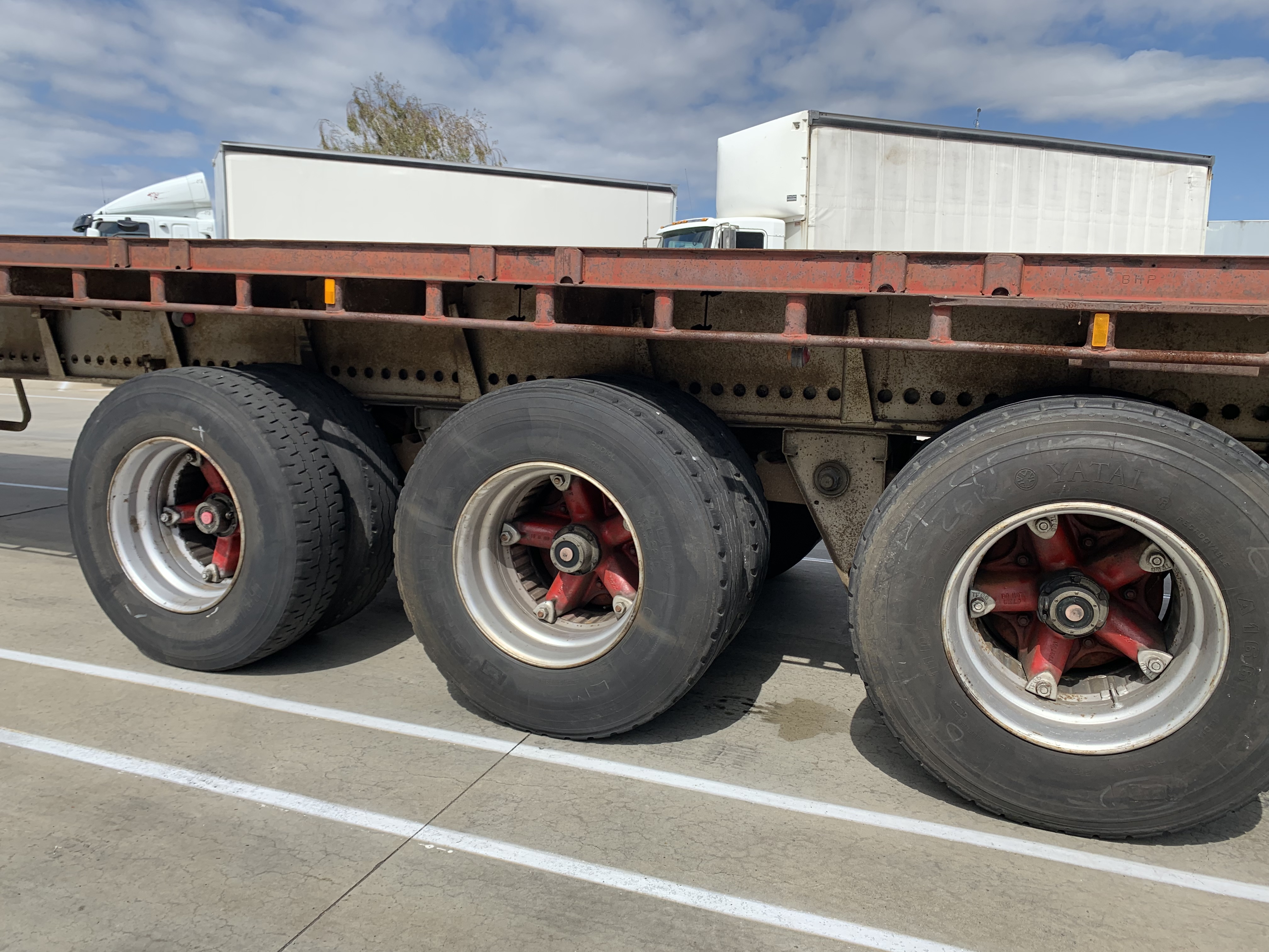 1974 FREIGHTER 48FT FLAT TOP TRI AXLE TRAILER