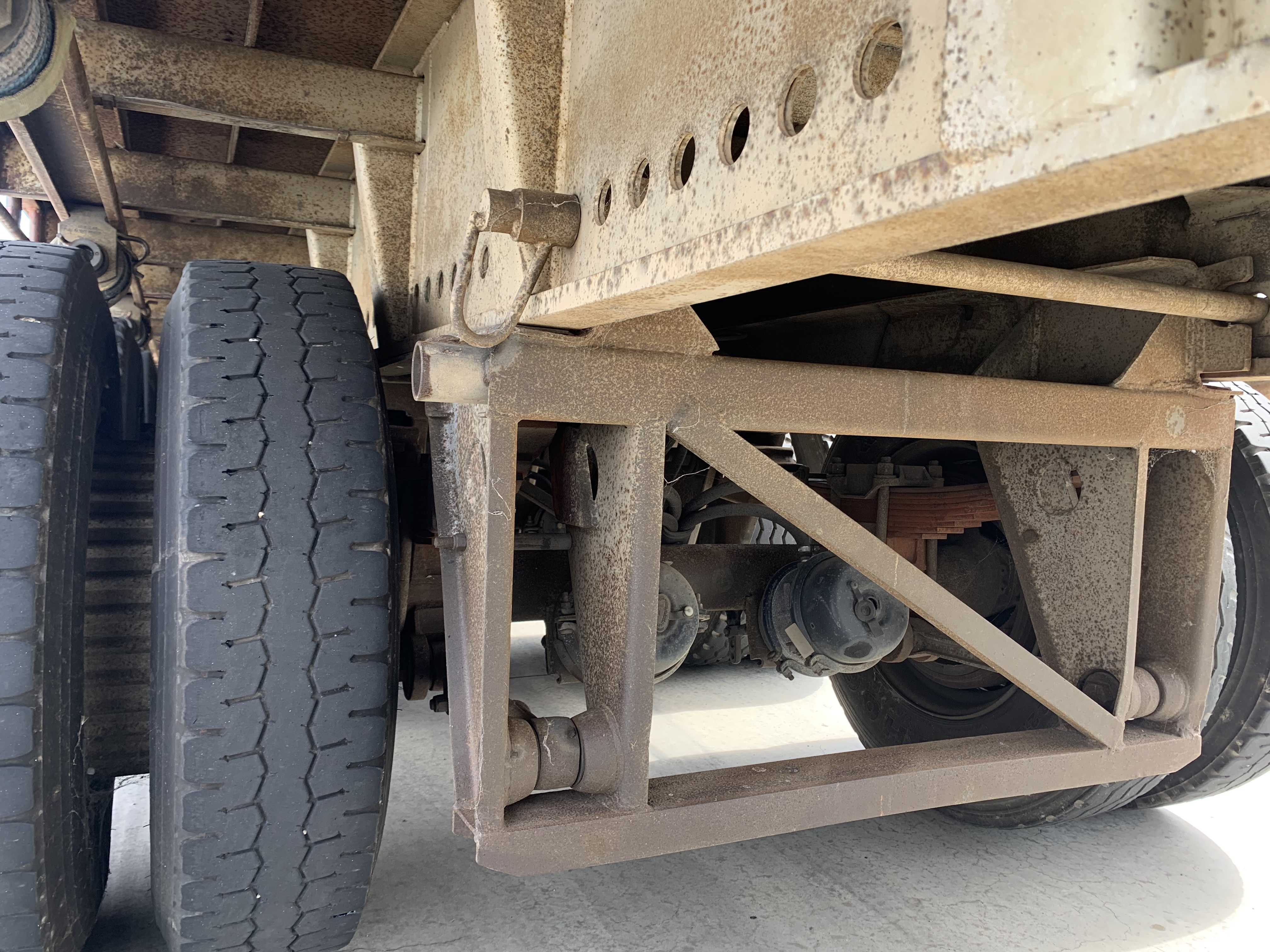 1974 FREIGHTER 48FT FLAT TOP TRI AXLE TRAILER