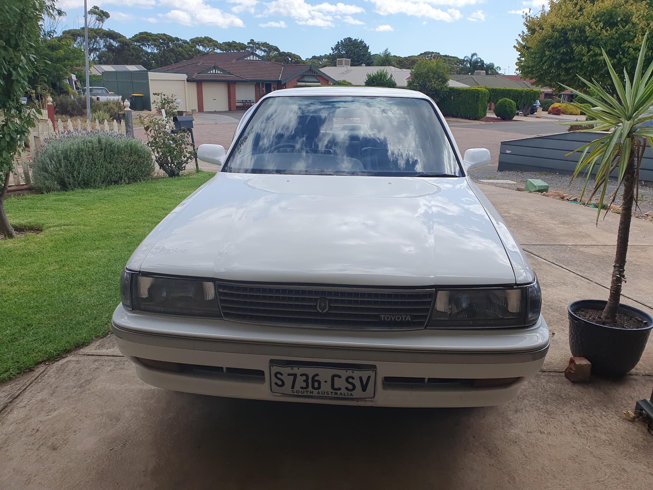 1992 TOYOTA CRESSIDA SEDAN 