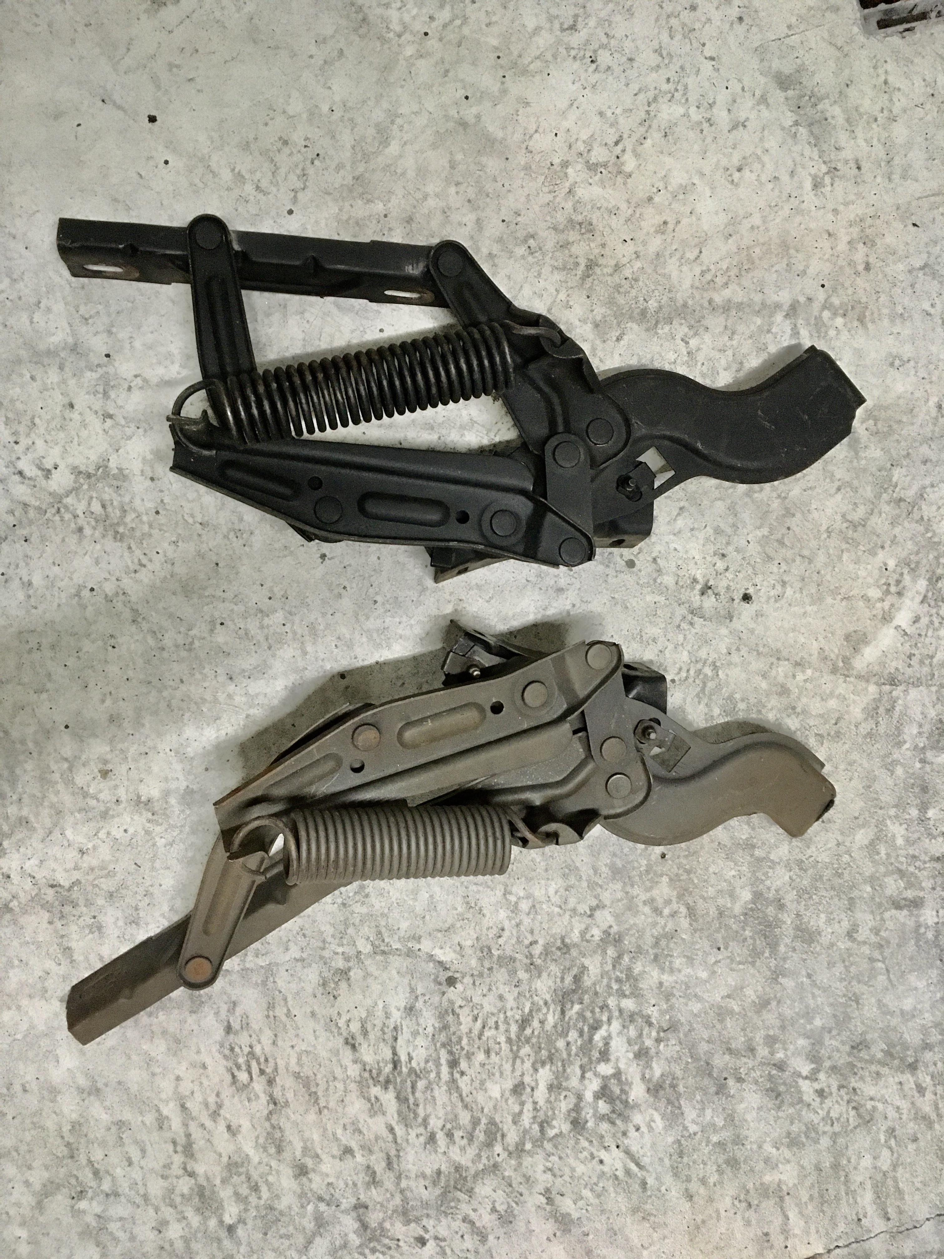 LINCOLN HOOD (BONNET) HINGES
