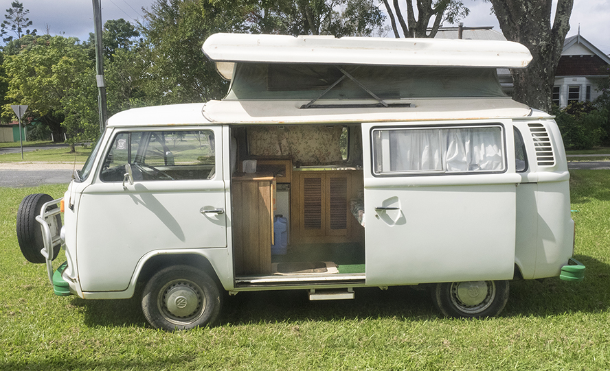 1977 VOLKSWAGEN KOMBI TYPE 2 MANUAL CAMPER VAN