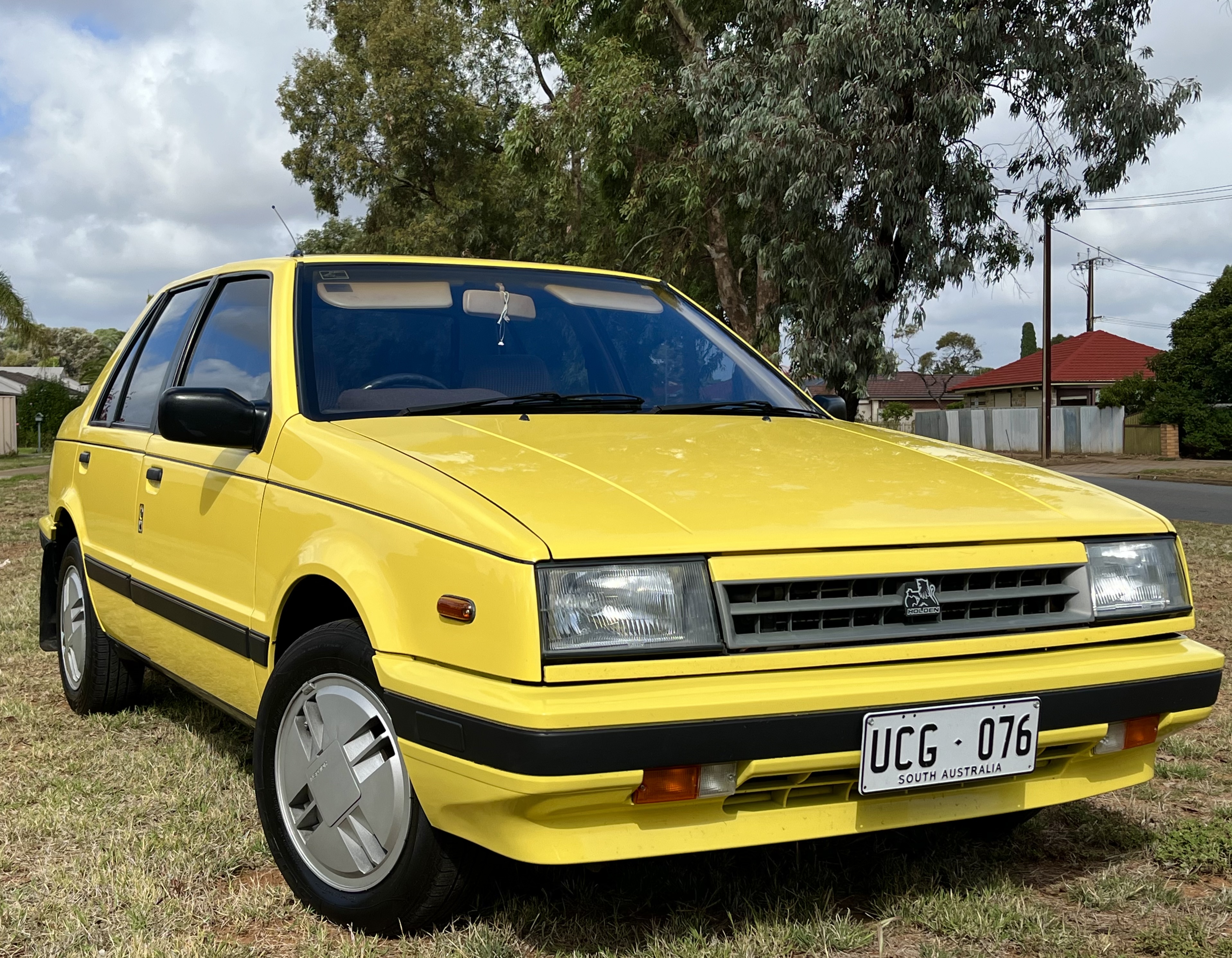 1986 HOLDEN RB GEMINI SL/E SEDAN