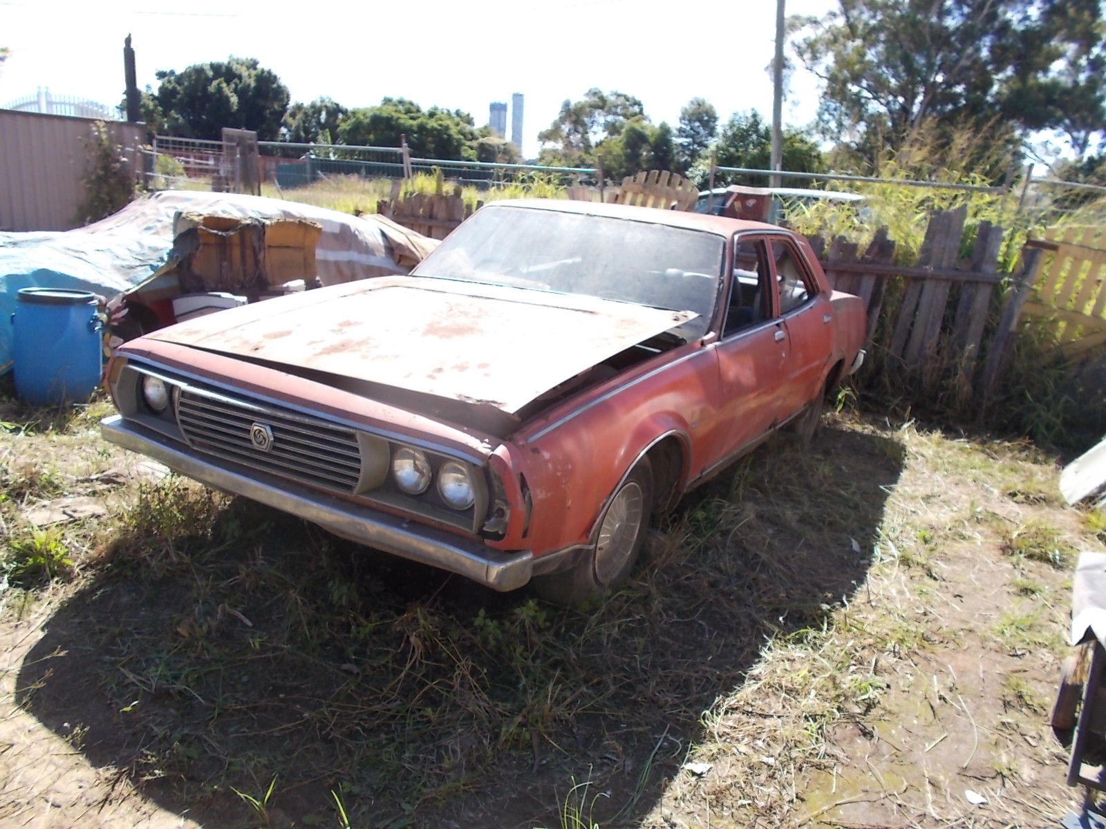 1973 LEYLAND P76 SUPER 4 SP MANUAL 4D SEDAN