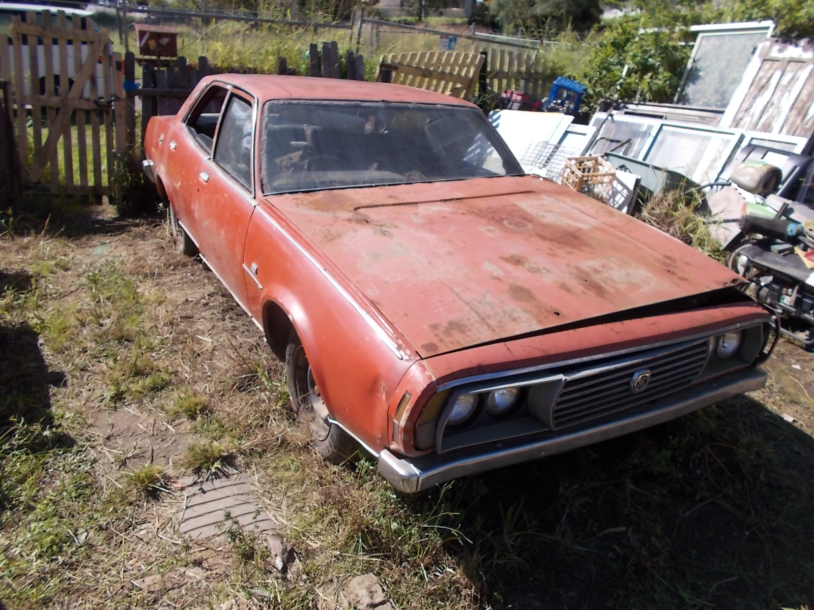 1973 LEYLAND P76 SEDAN
