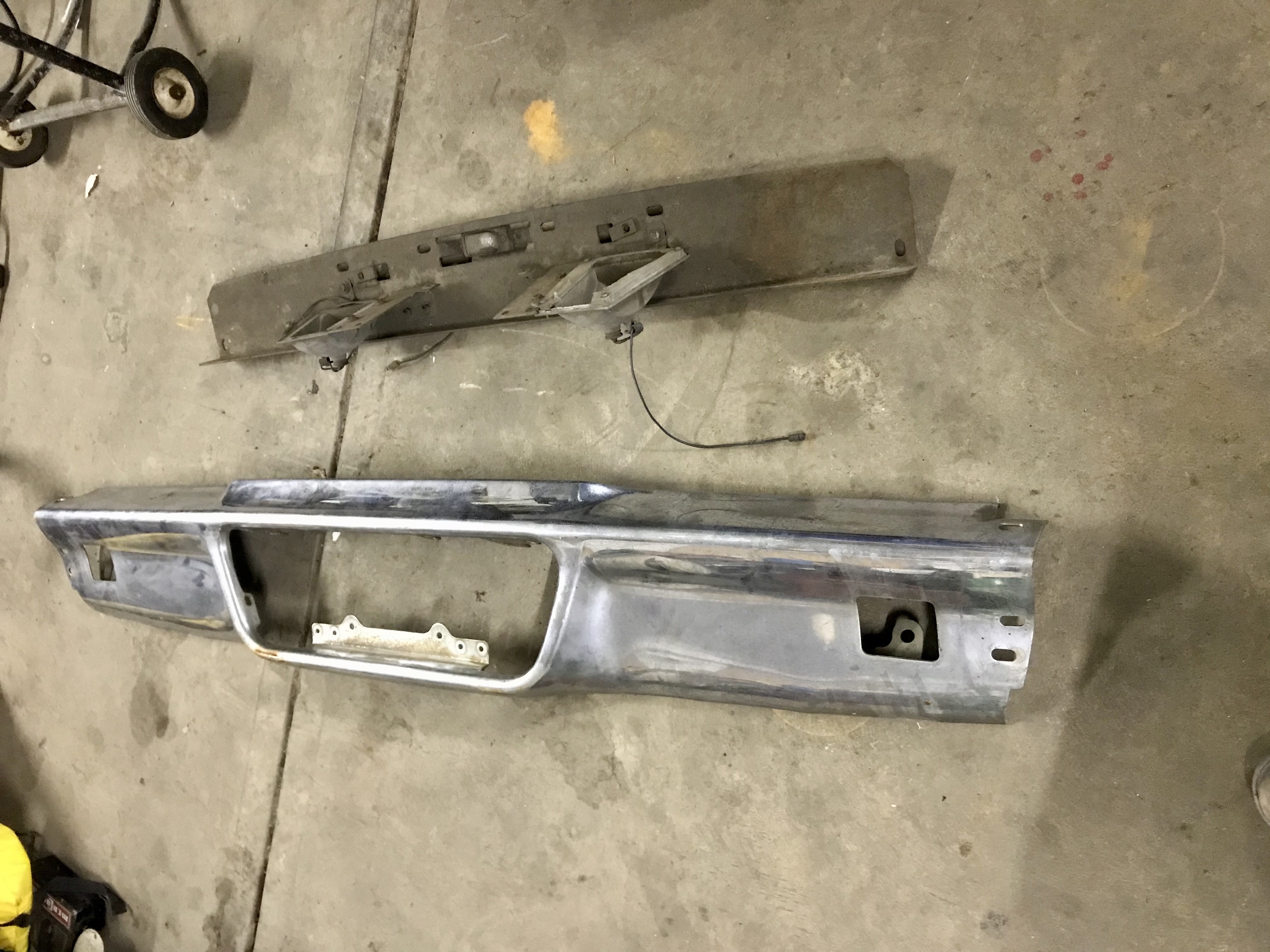 LINCOLN CONTINENTAL MARK III REAR CHROME BUMPER, 1970-71