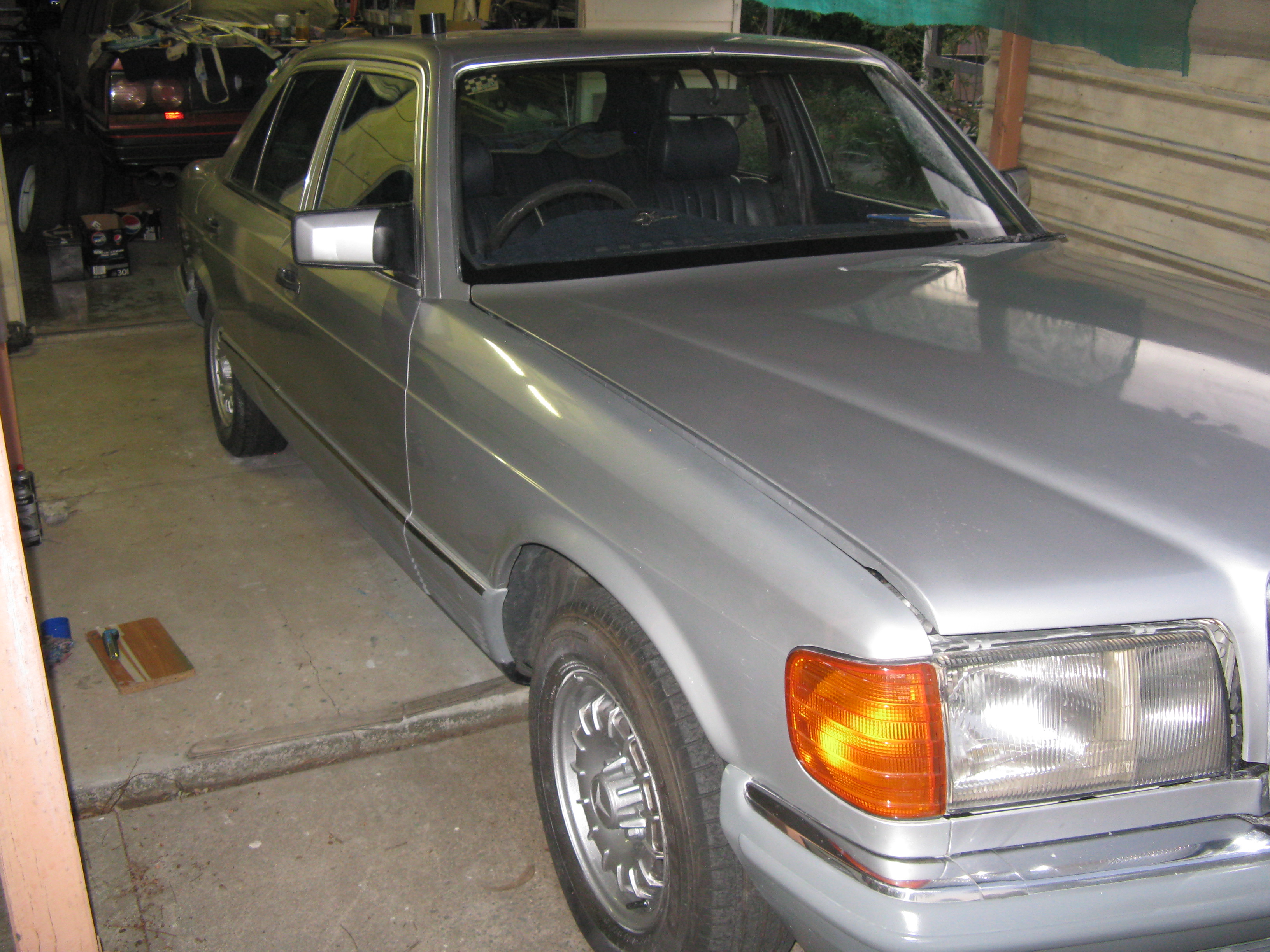 1981 MERCEDES-BENZ 280 W126 SE SEDAN