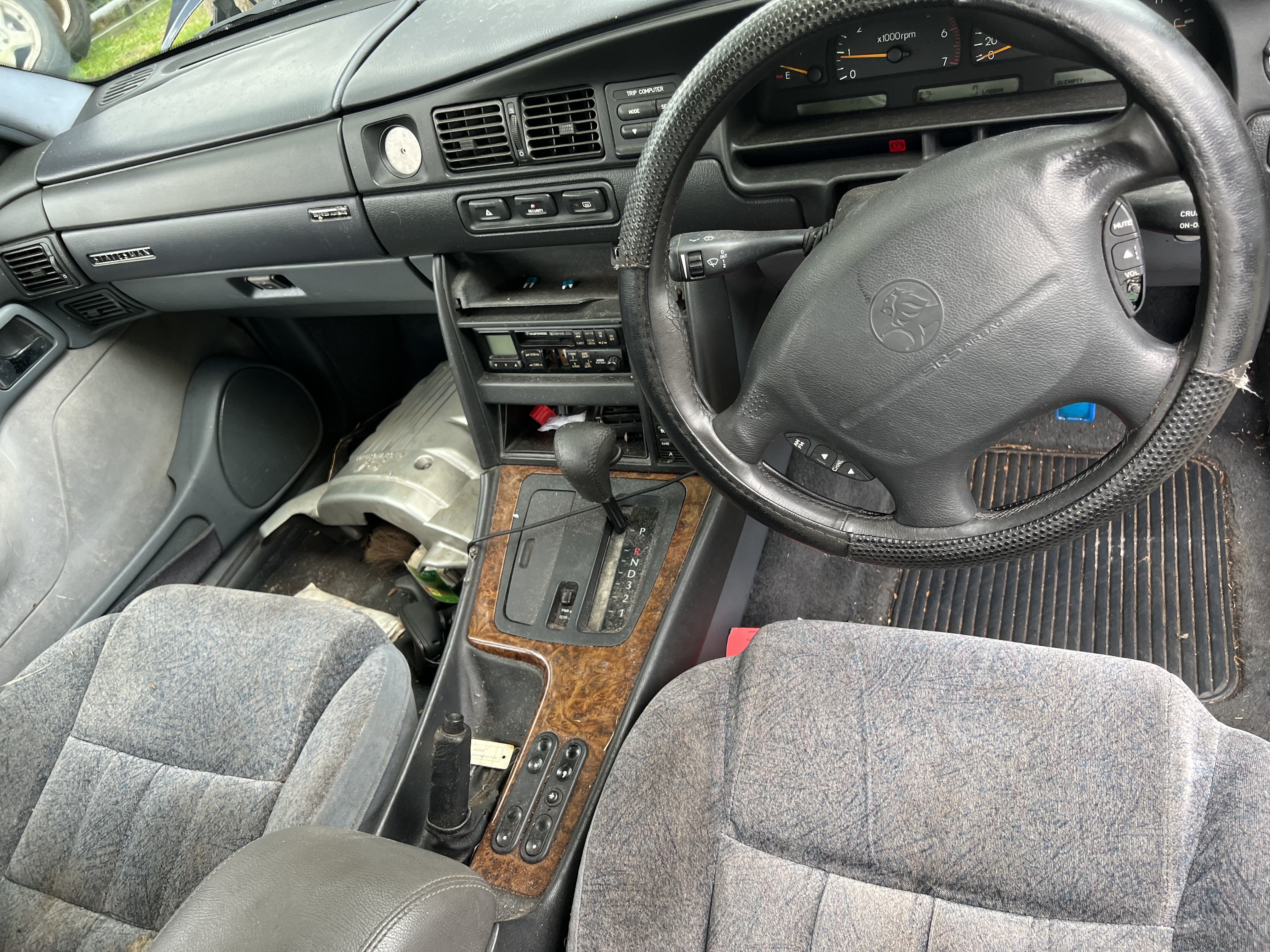 1997 HOLDEN STATESMAN VSII V8 4 SP AUTOMATIC 4D SEDAN