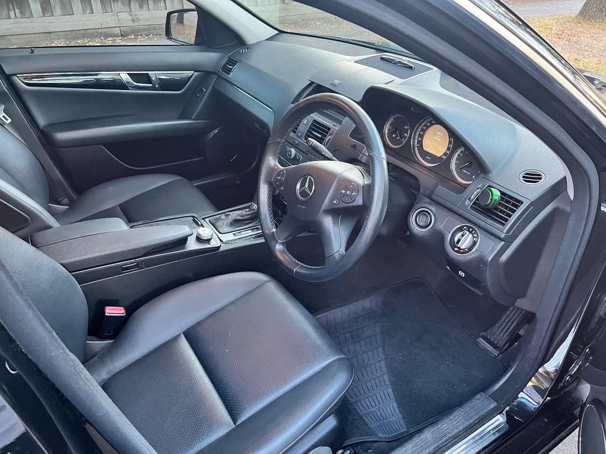 2010 MERCEDES-BENZ C200 W204 MY10 CGI ELEGANCE 5 SP AUTOMATIC TIPSHIFT 4D SEDAN