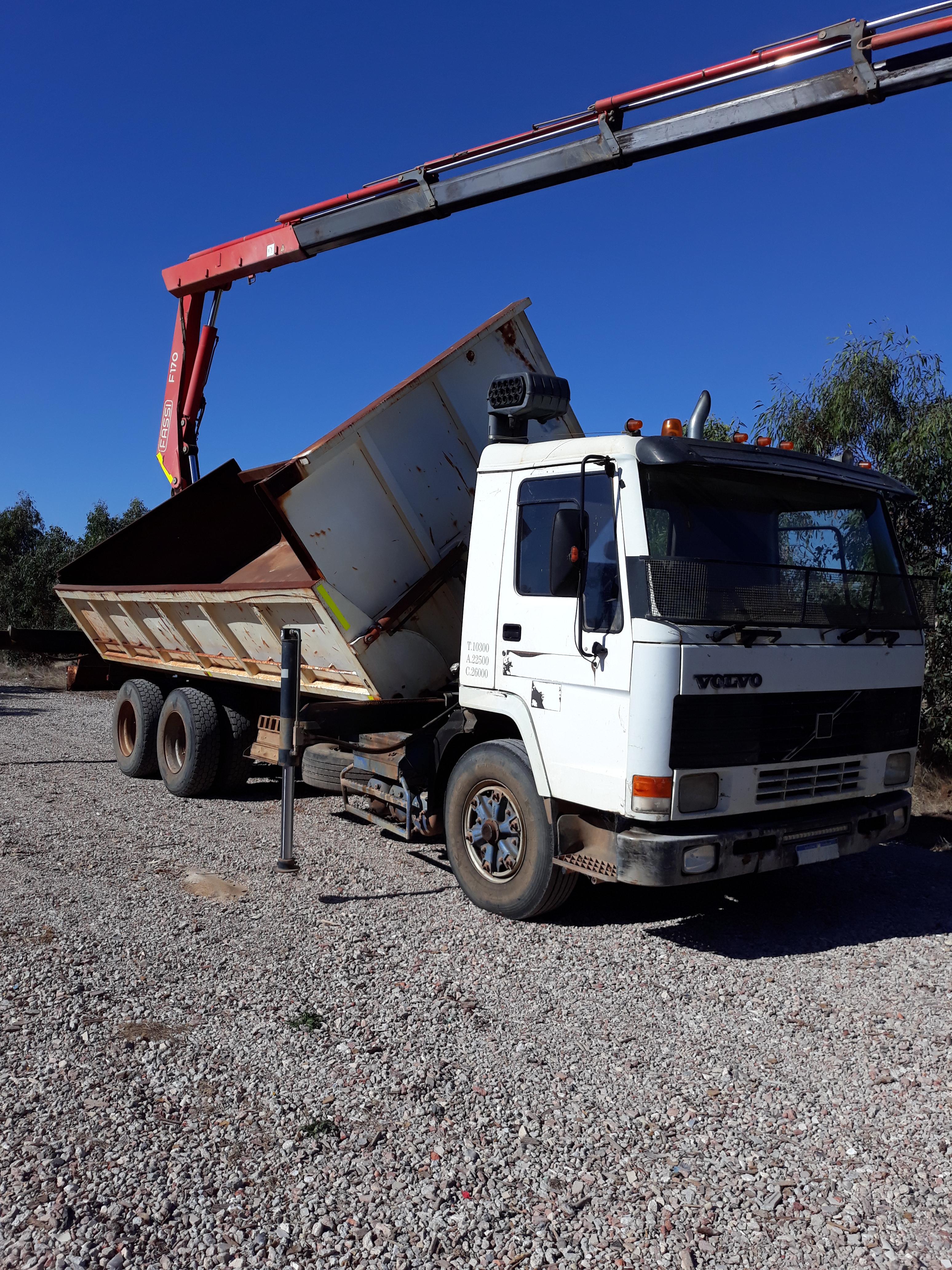 1981 VOLVO FL7 SIDE TIPPER/HIAB CRANE TRUCK 