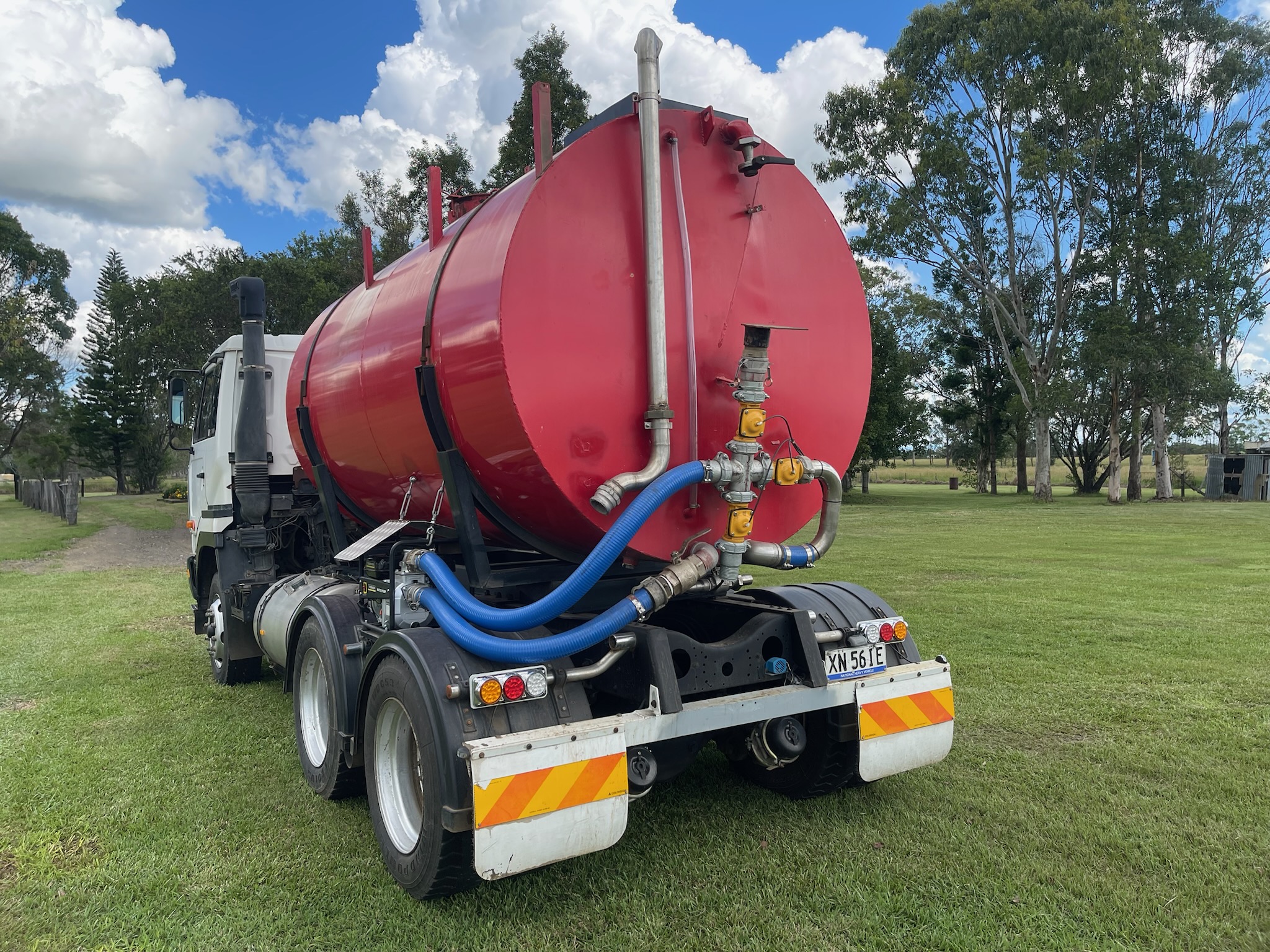 2001 UD CWA350 WATER TRUCK