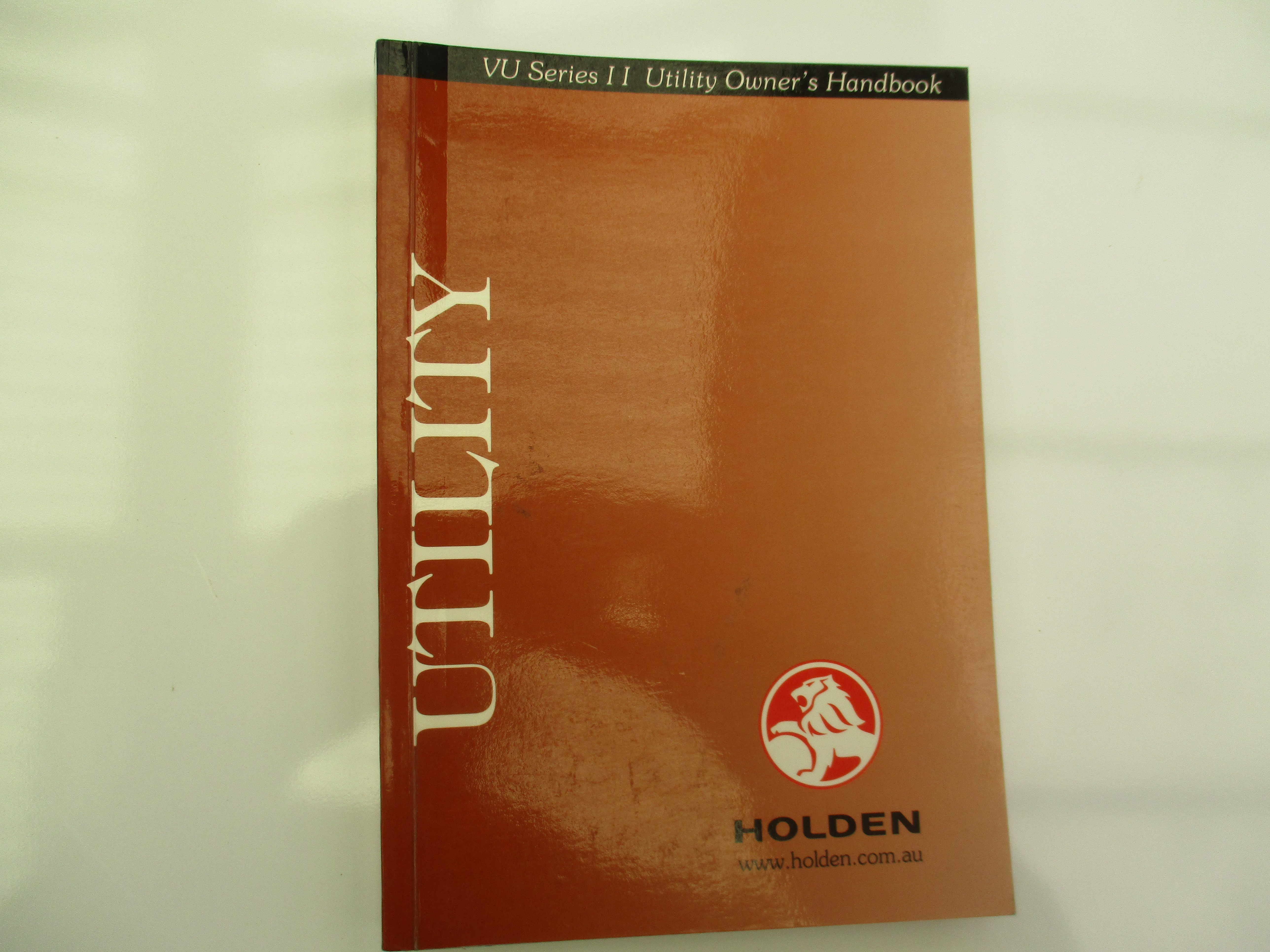 HOLDEN VU SERIES ll UTILITY OWNERS HANDBOOK