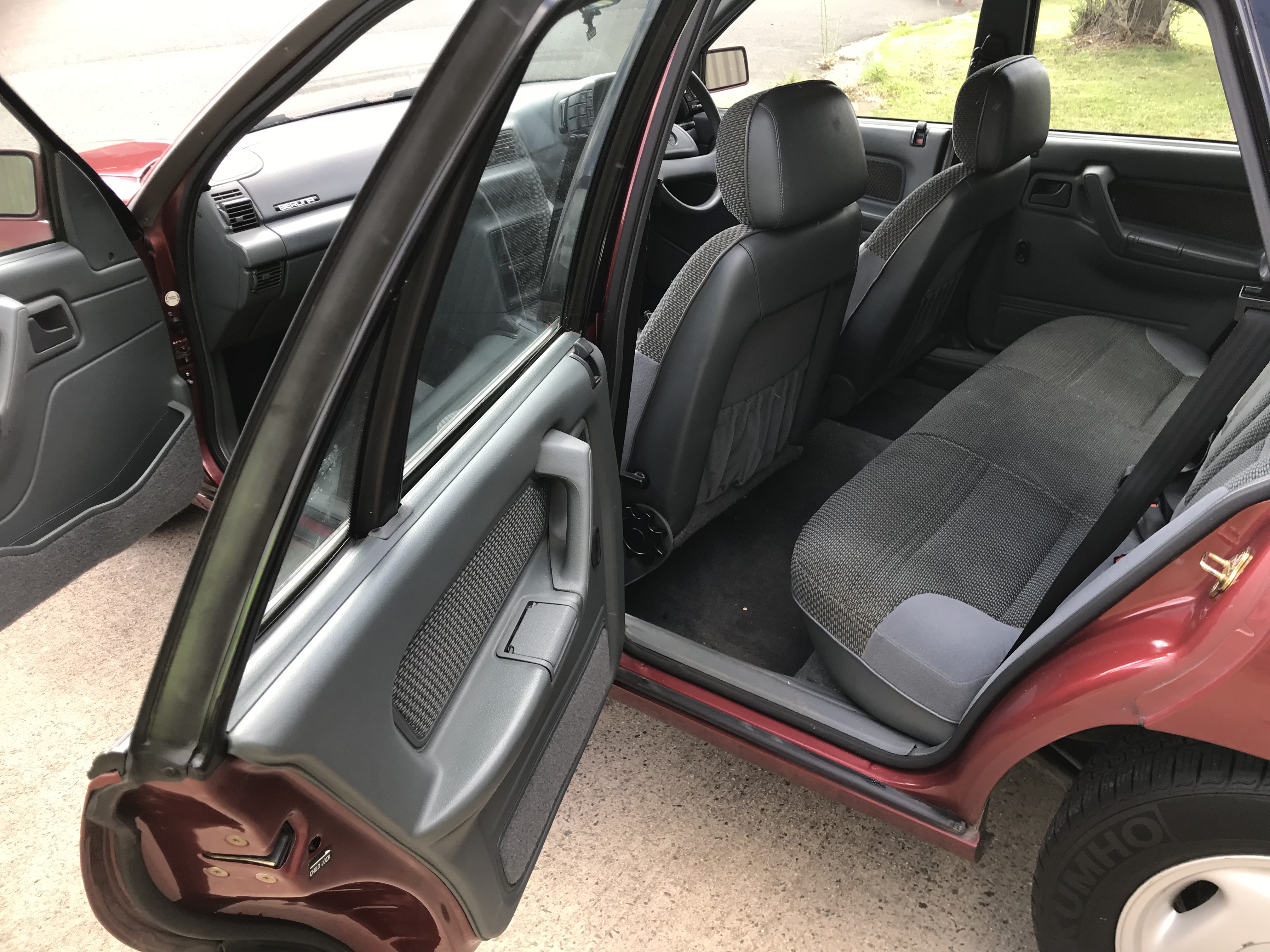 1992 HOLDEN BERLINA VP LX SEDAN