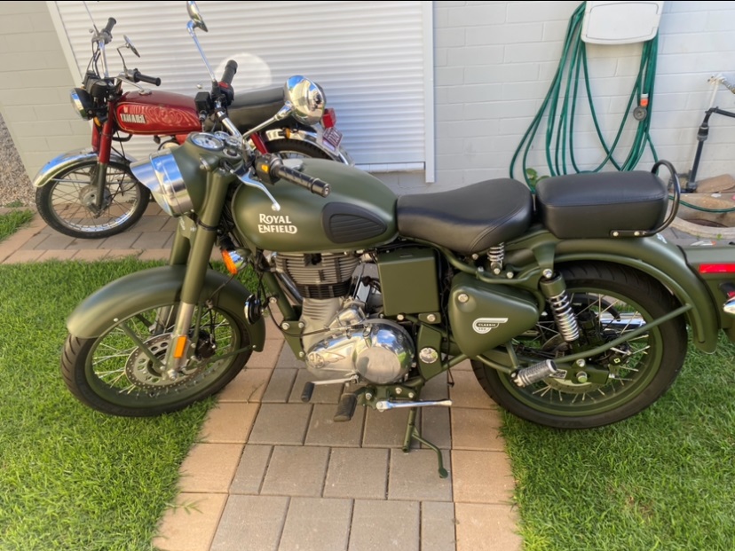 2019 ROYAL ENFIELD CLASSIC 500 BATTLE GREEN ROAD
