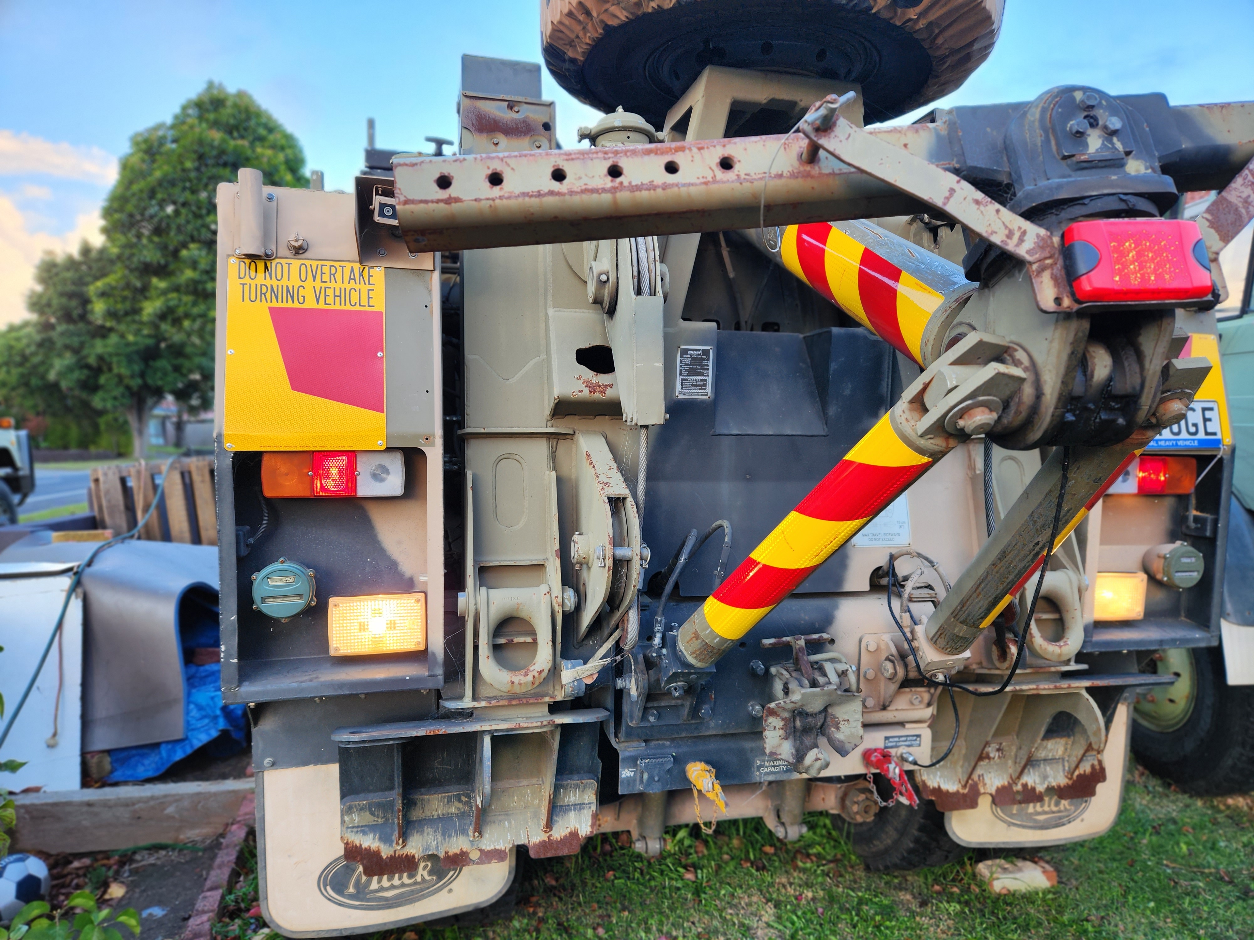 1985 MACK RM6866RS 6X6 TOW TRUCK