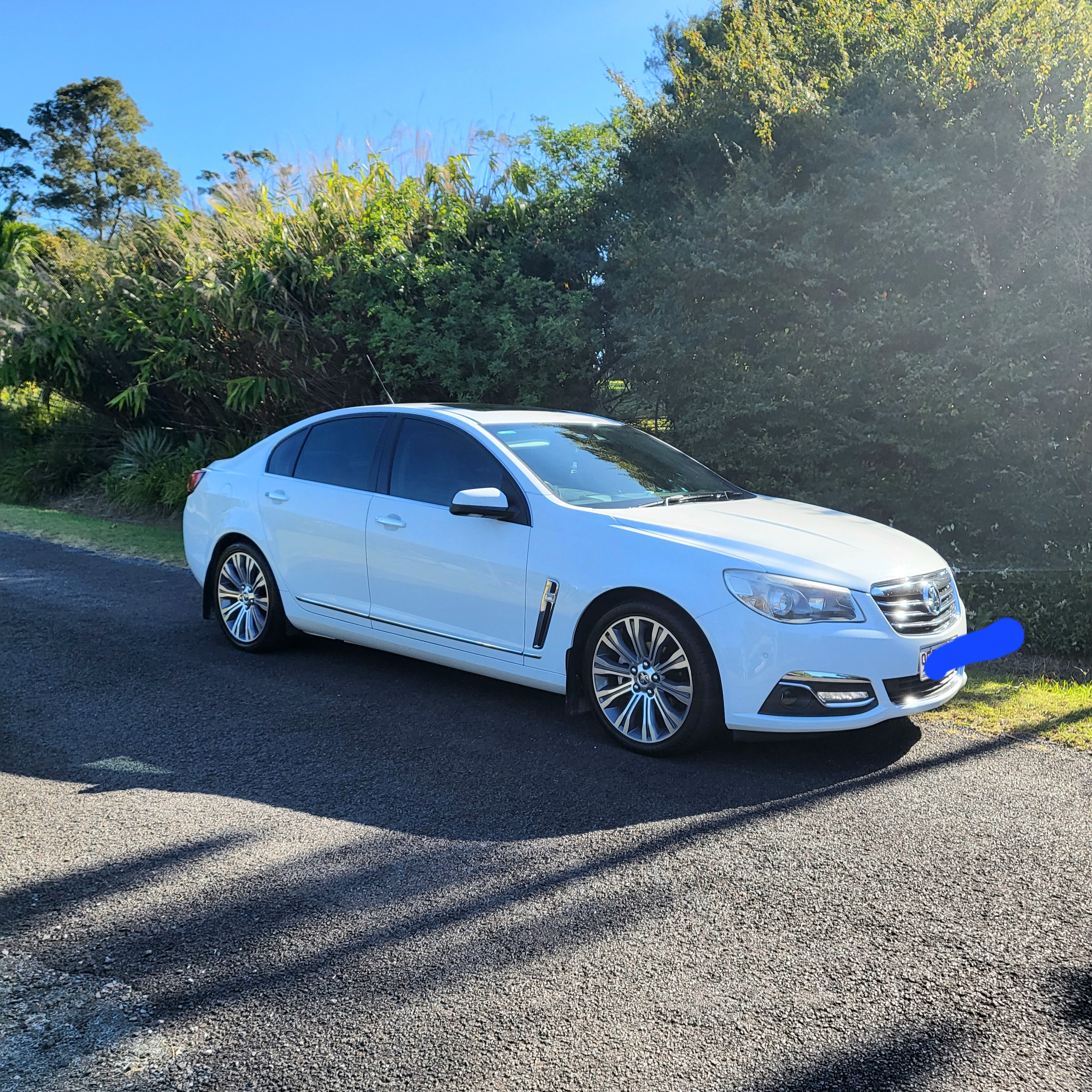 2013 HOLDEN CALAIS VF V 6 SP AUTOMATIC 4D SEDAN